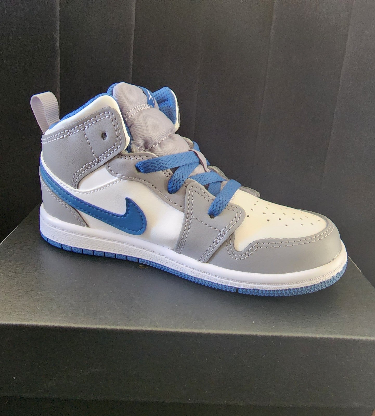 Air Jordan 1 Retro mid newest