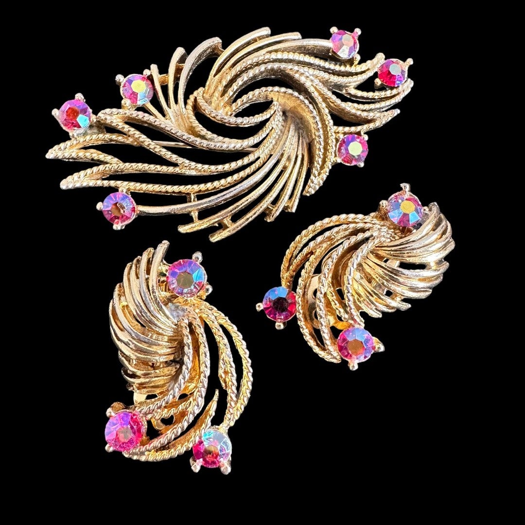 VTG Lisner Jewelry Set 1950s Gold Red/Pink Rhinestone Brooch Clip On Earrings