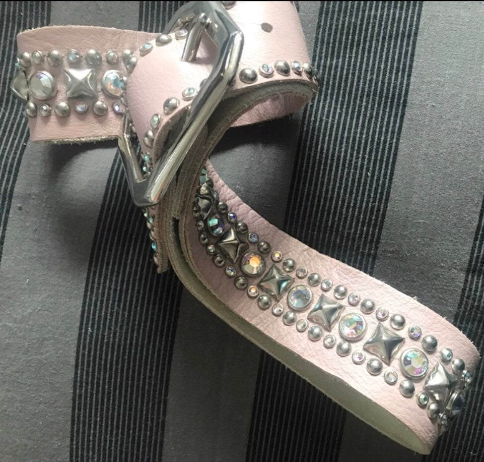 MELAMED belt size Small, Soft pale pink bedazelled with studs and bling ⭐️