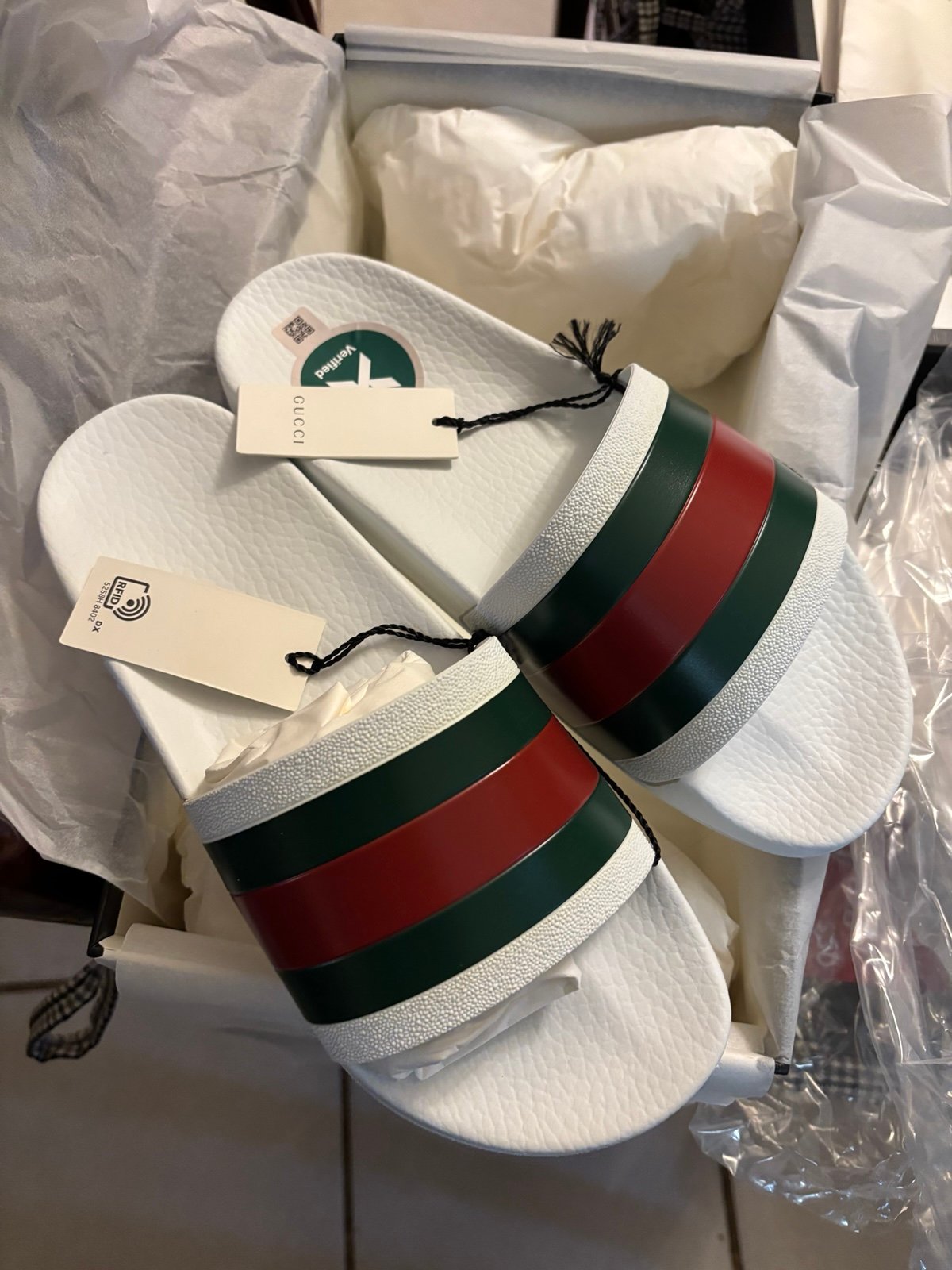 Gucci slides UK 7 8 in US