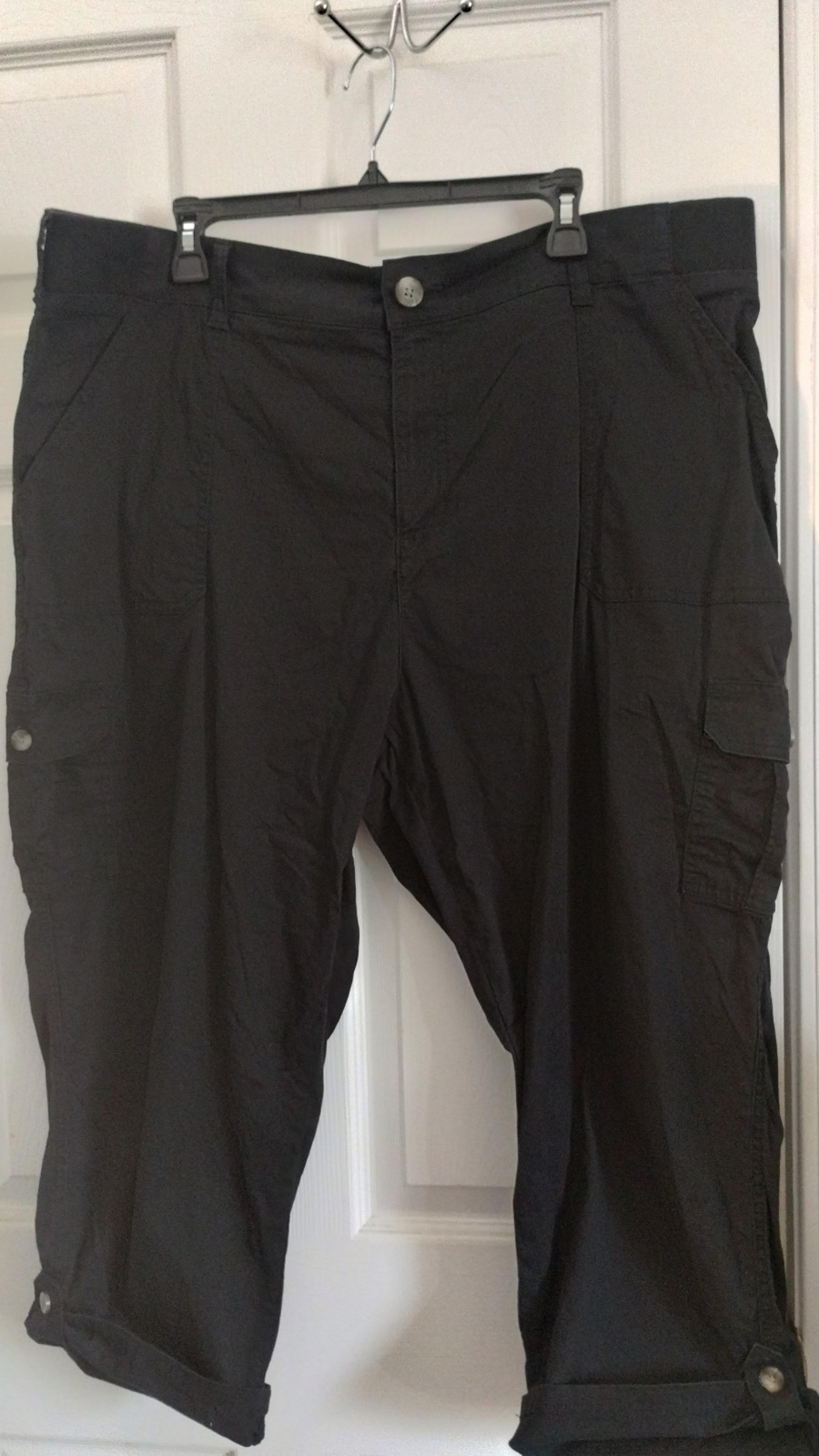 Plus Size Women's Black Cargo Capris - Lee