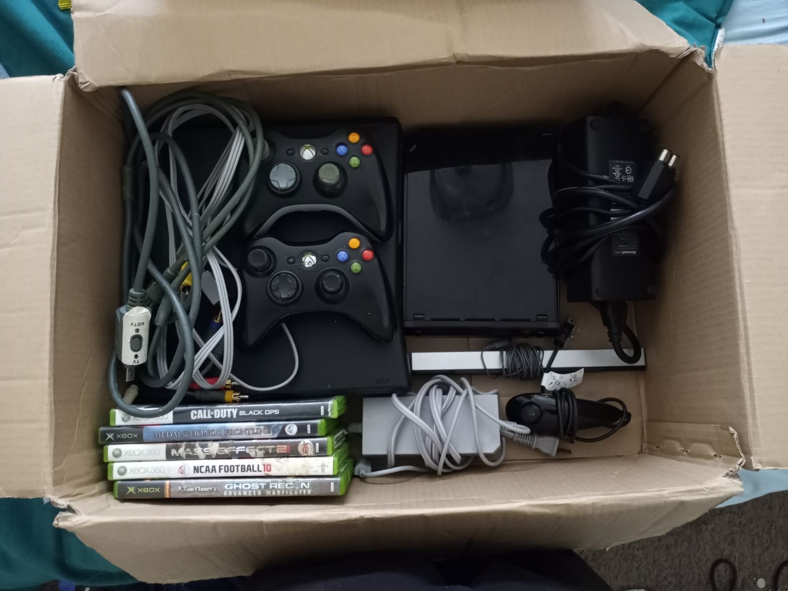Xbox 360 + Wii with 8 games included