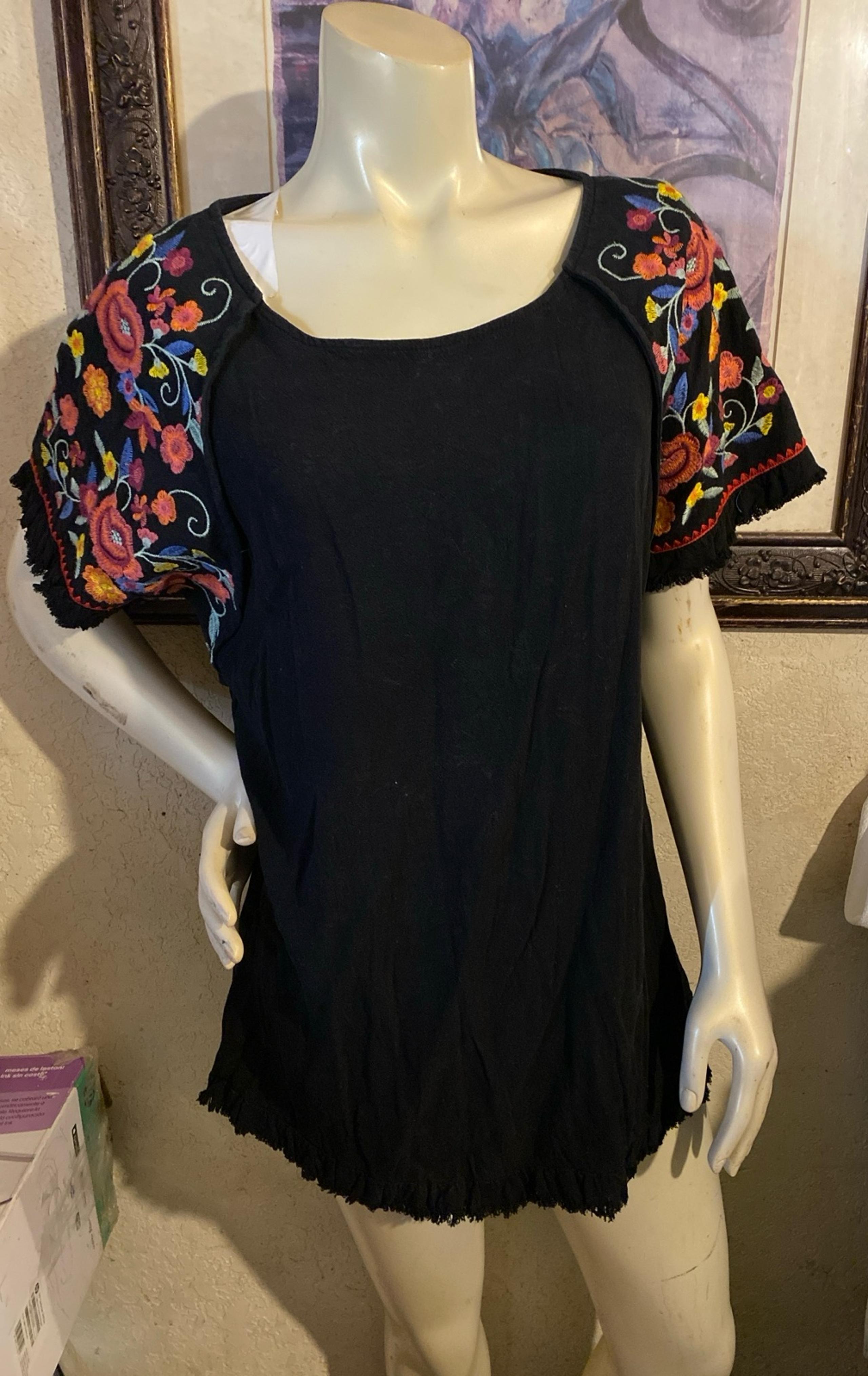 Women's Ladies umgee USA Black Floral Embroidery Top Blouse Size XL