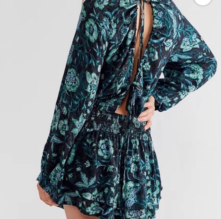 Free People women’s Dance Til Dawn floral open back shorts romper XS NEW