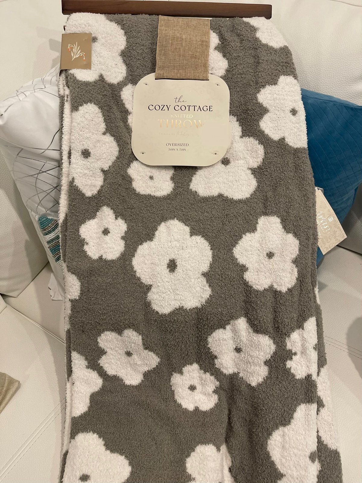Cozy Cottage Grey Daisy Throw Blanket