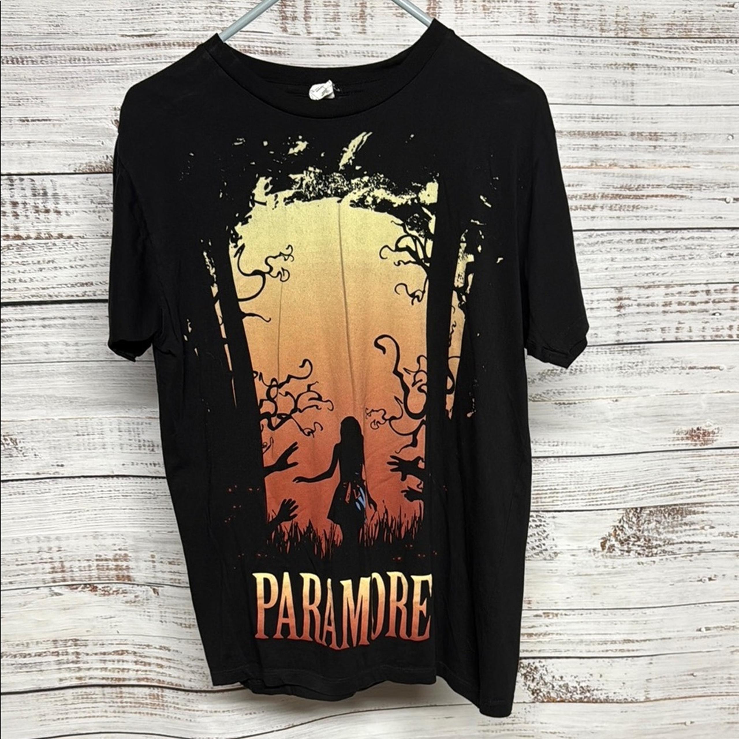 Paramore Black Graphic T-Shirt Medium