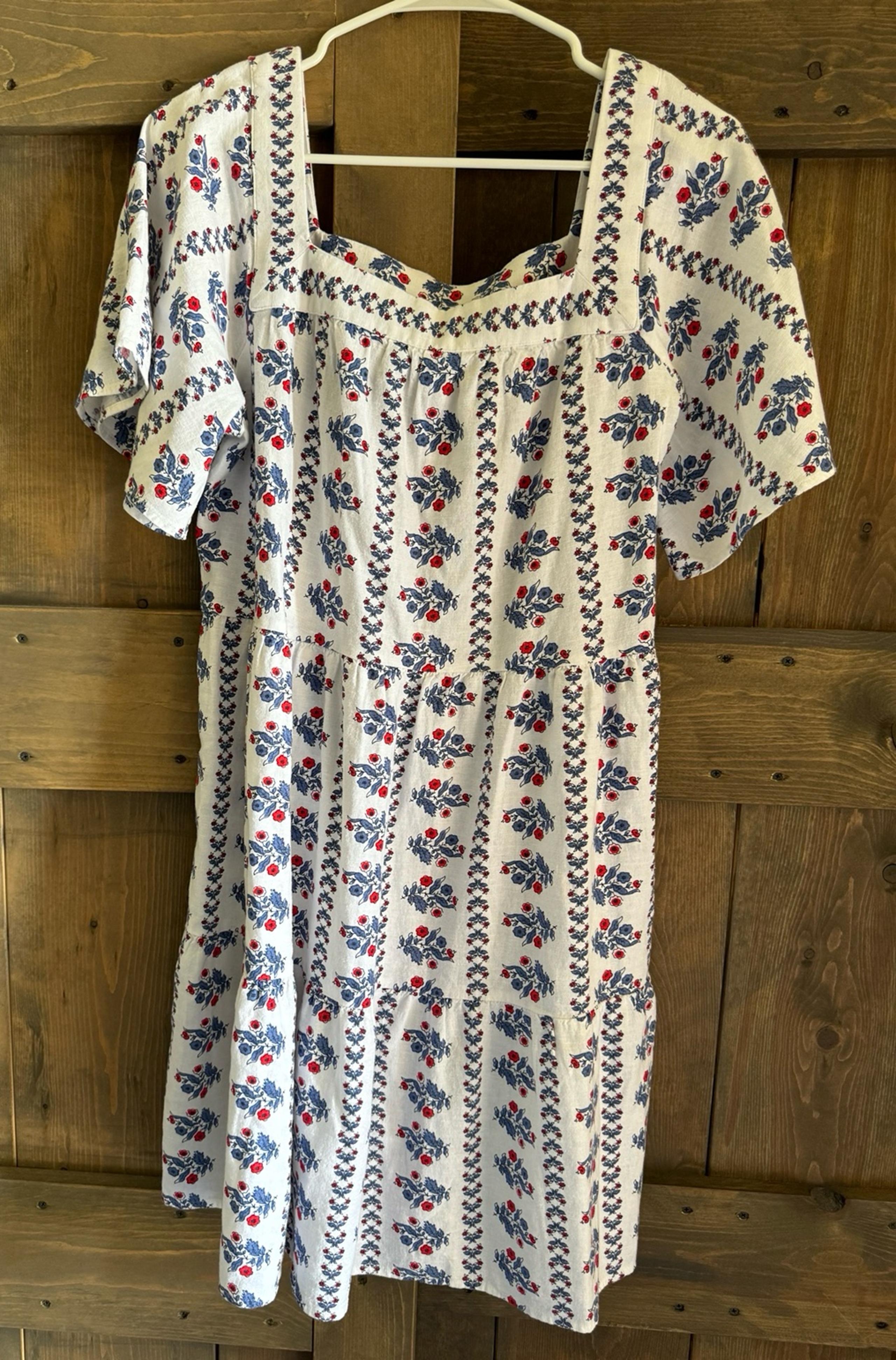 LOFT Red / White / Blue Floral Print Dress Size Medium NWT