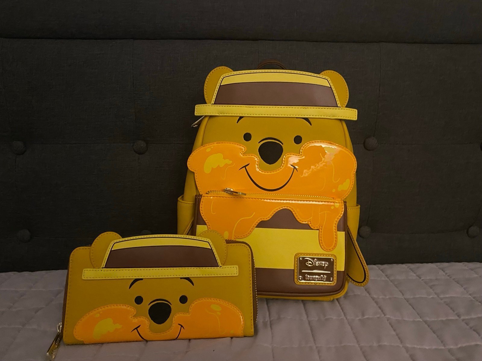 Lounge-fly Disney winnie the pooh dripping honey/ DOSENT COME WITH WALLET!!