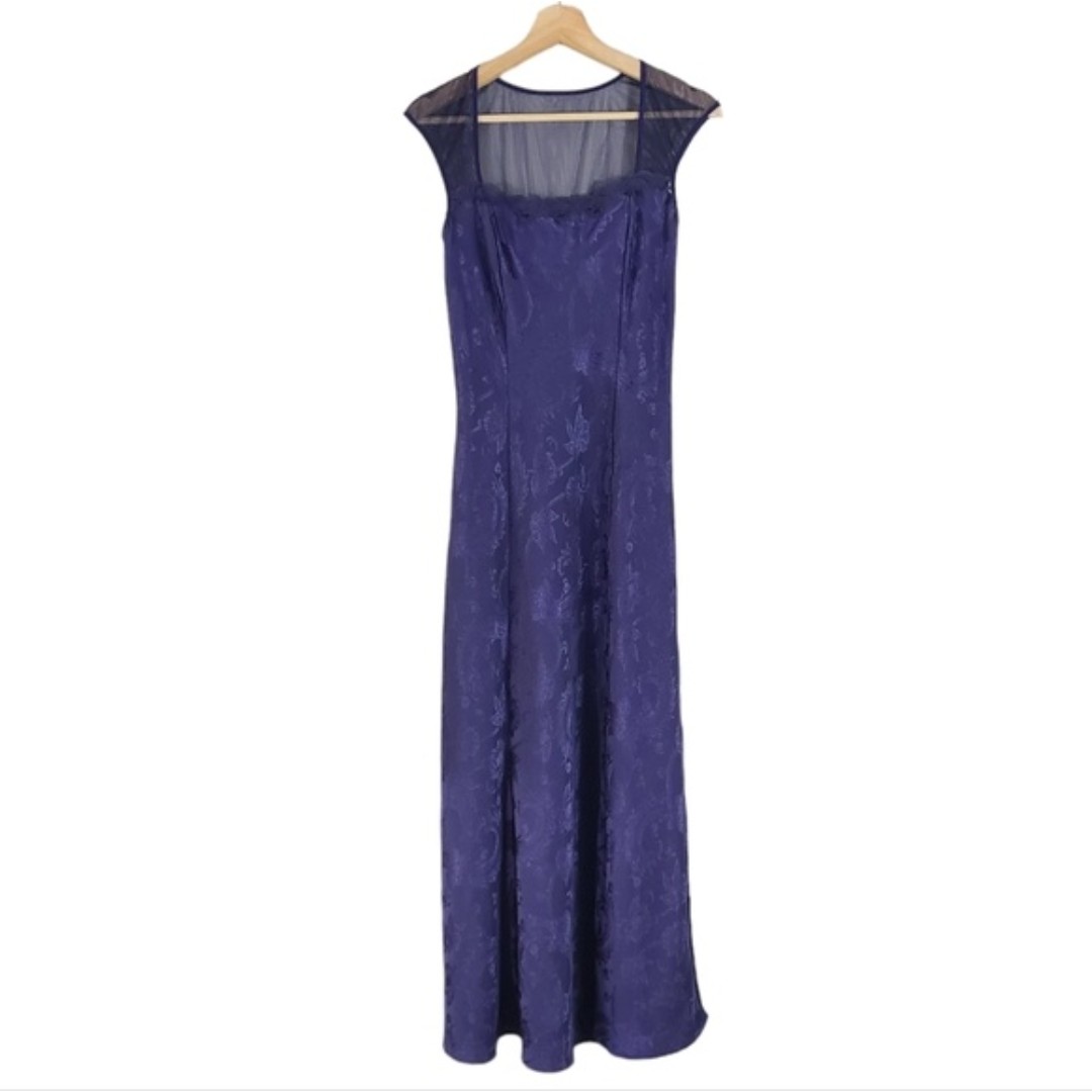 Victoria’s Secret Gold Label Long Slip Nightgown Slit Chemise Nightgown Size M