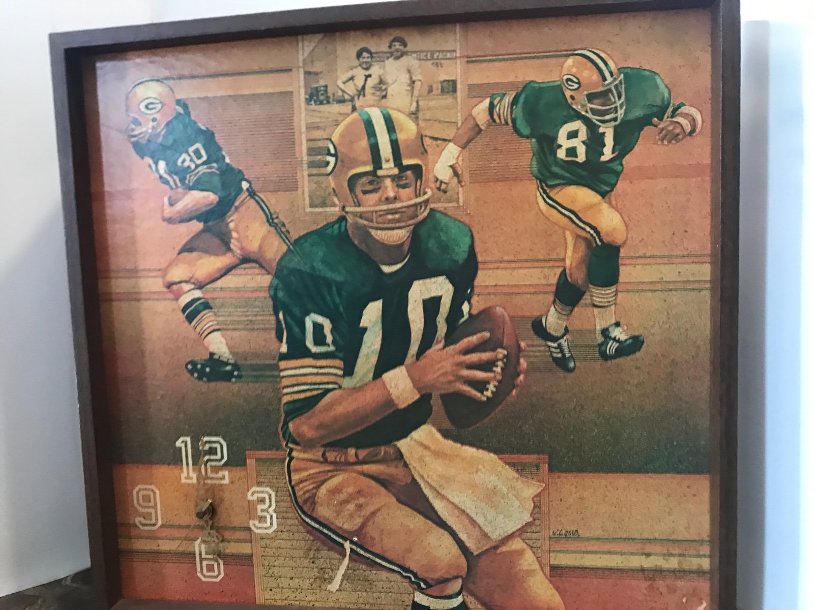 VINTAGE Lafayette NFL Green Bay Packers LARGE 1979 WALL CLOCK RARE 19 x 19 x 2.5