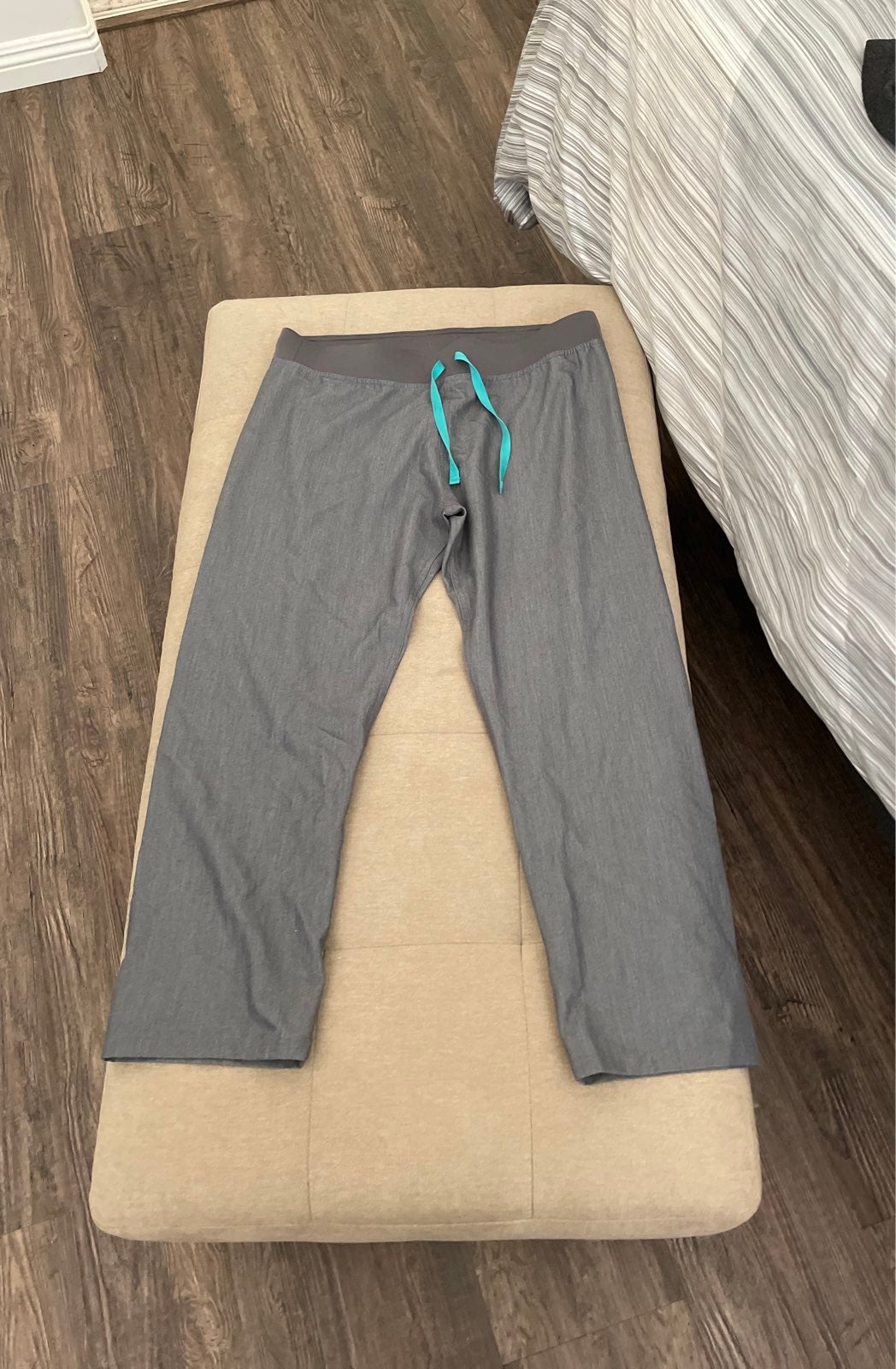figs scrubs pants