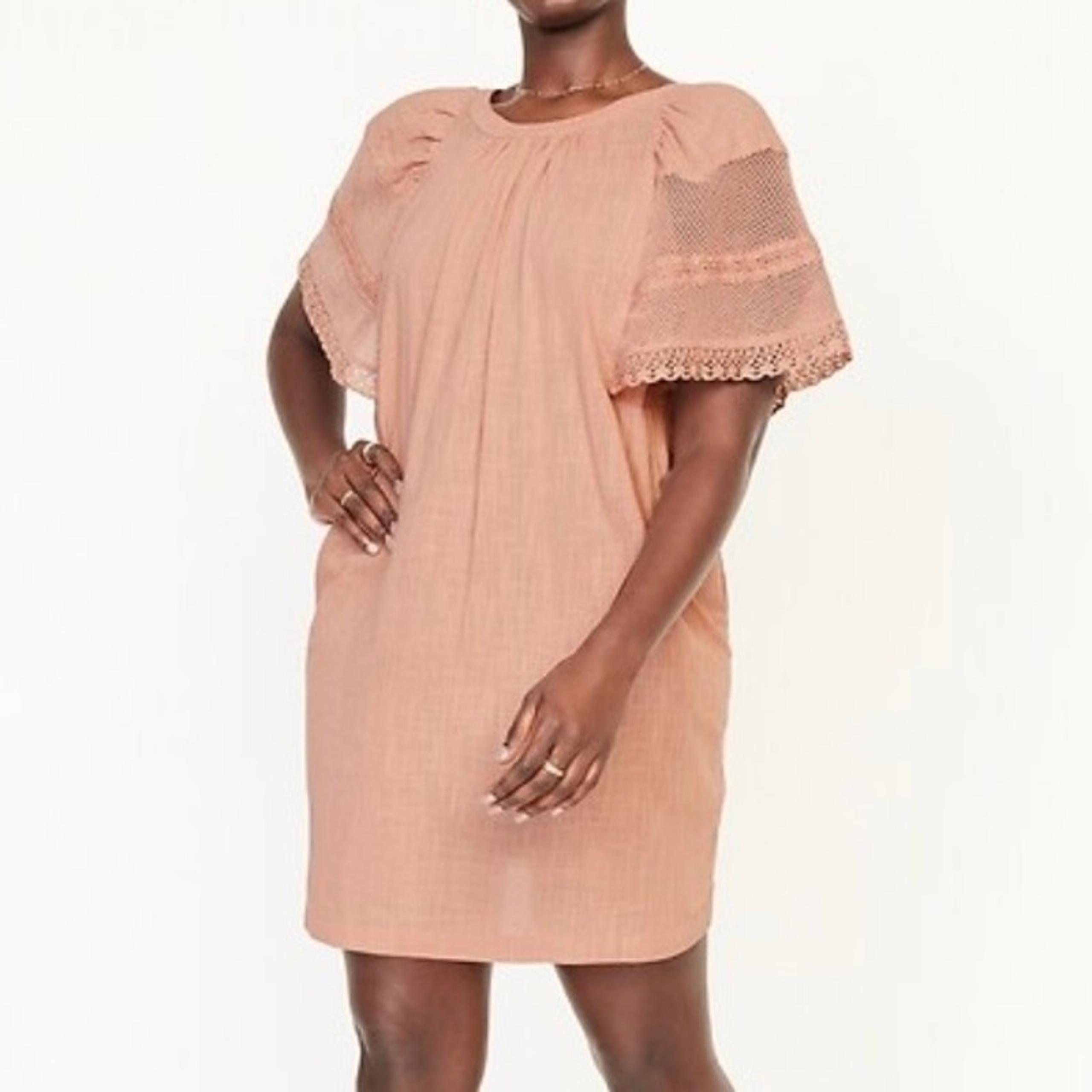 Old Navy Dress
Flutter-Sleeve Mini Swing Size XS (runs big) NWT