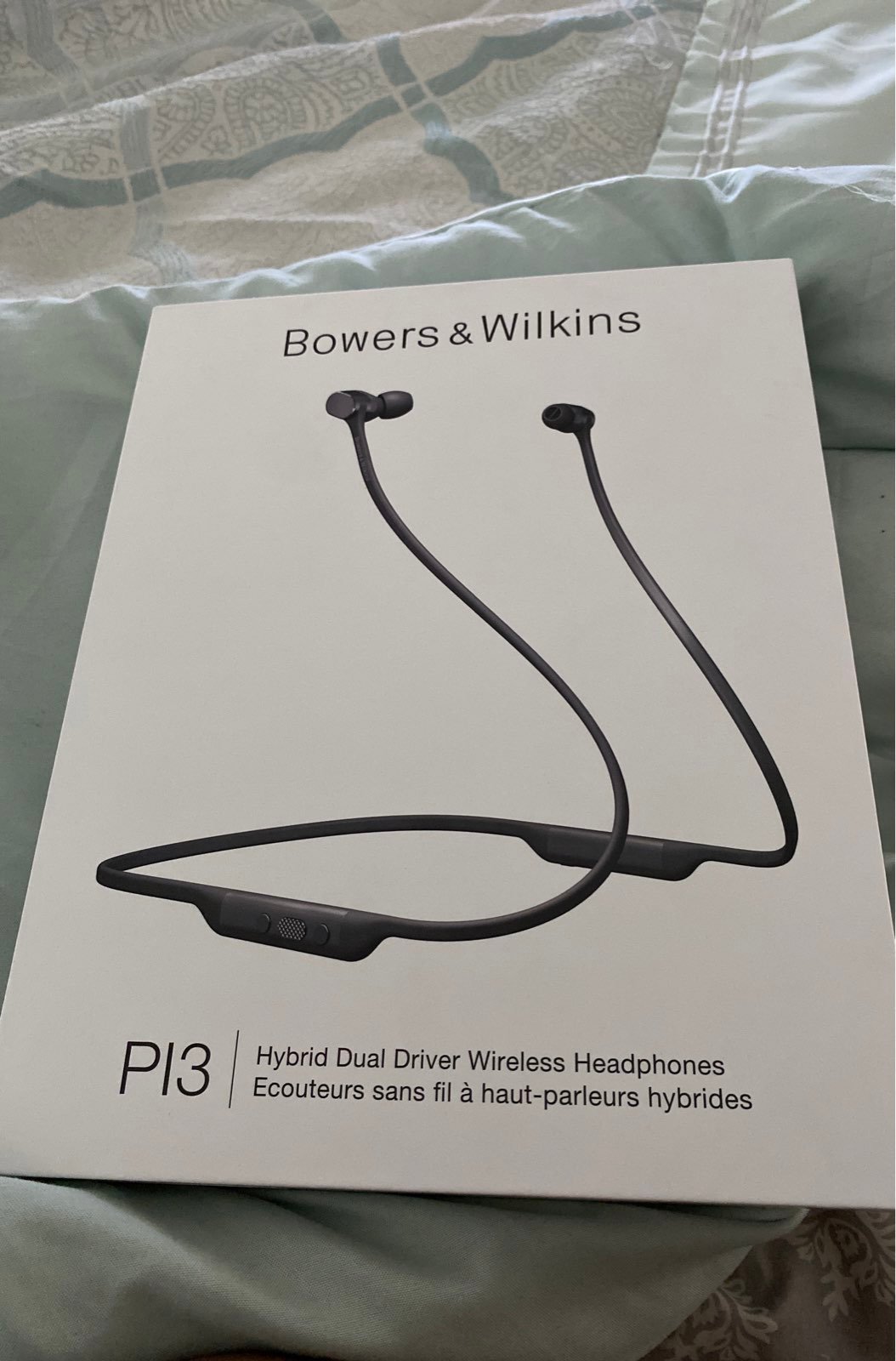 Bowers and Wilkins p13 Hybrid wireless h