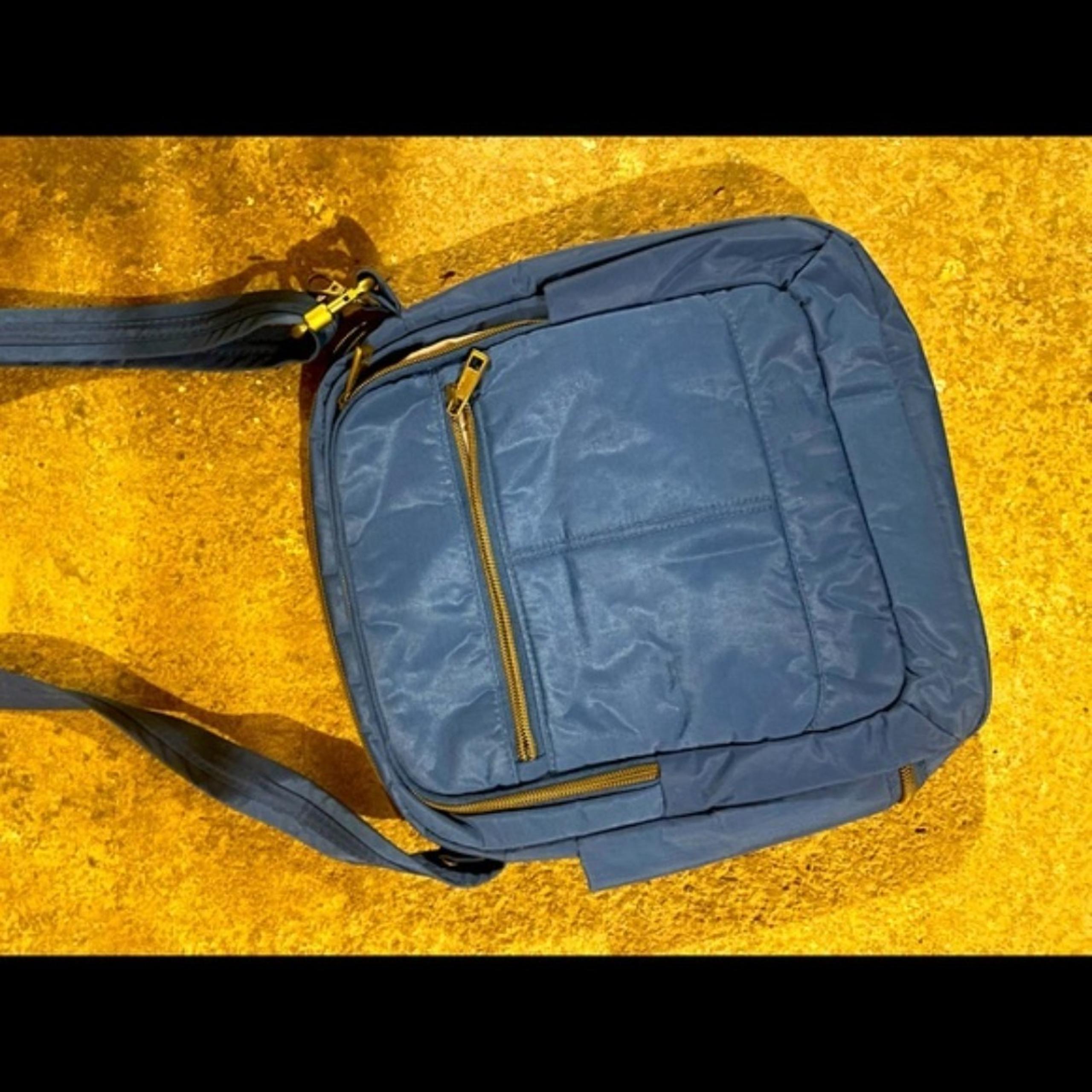 Travelon bag womens blue anti theft crossbody bag Used once