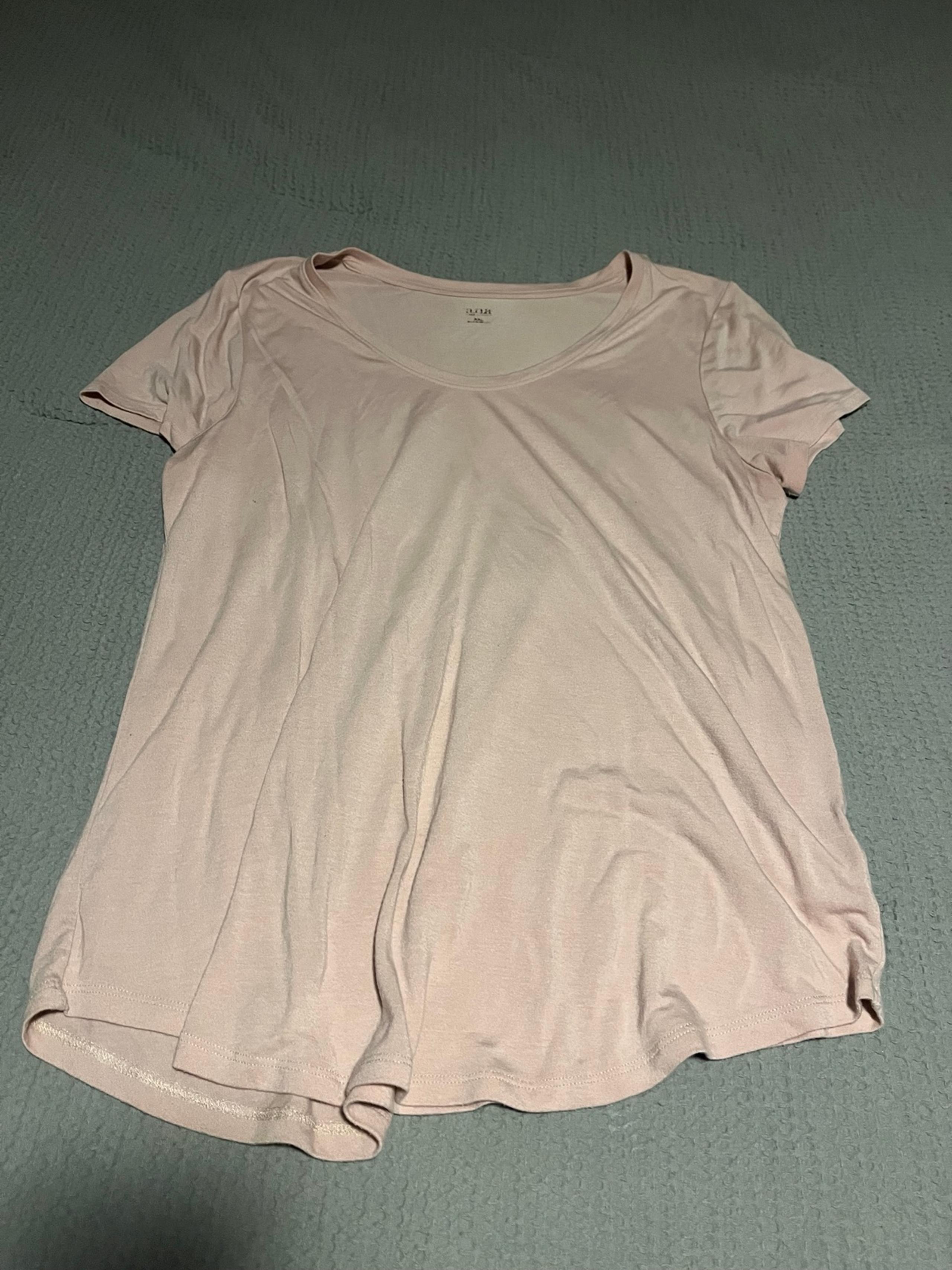 Dusty Rose a.n.a. Women’s T-shirt Size XXL