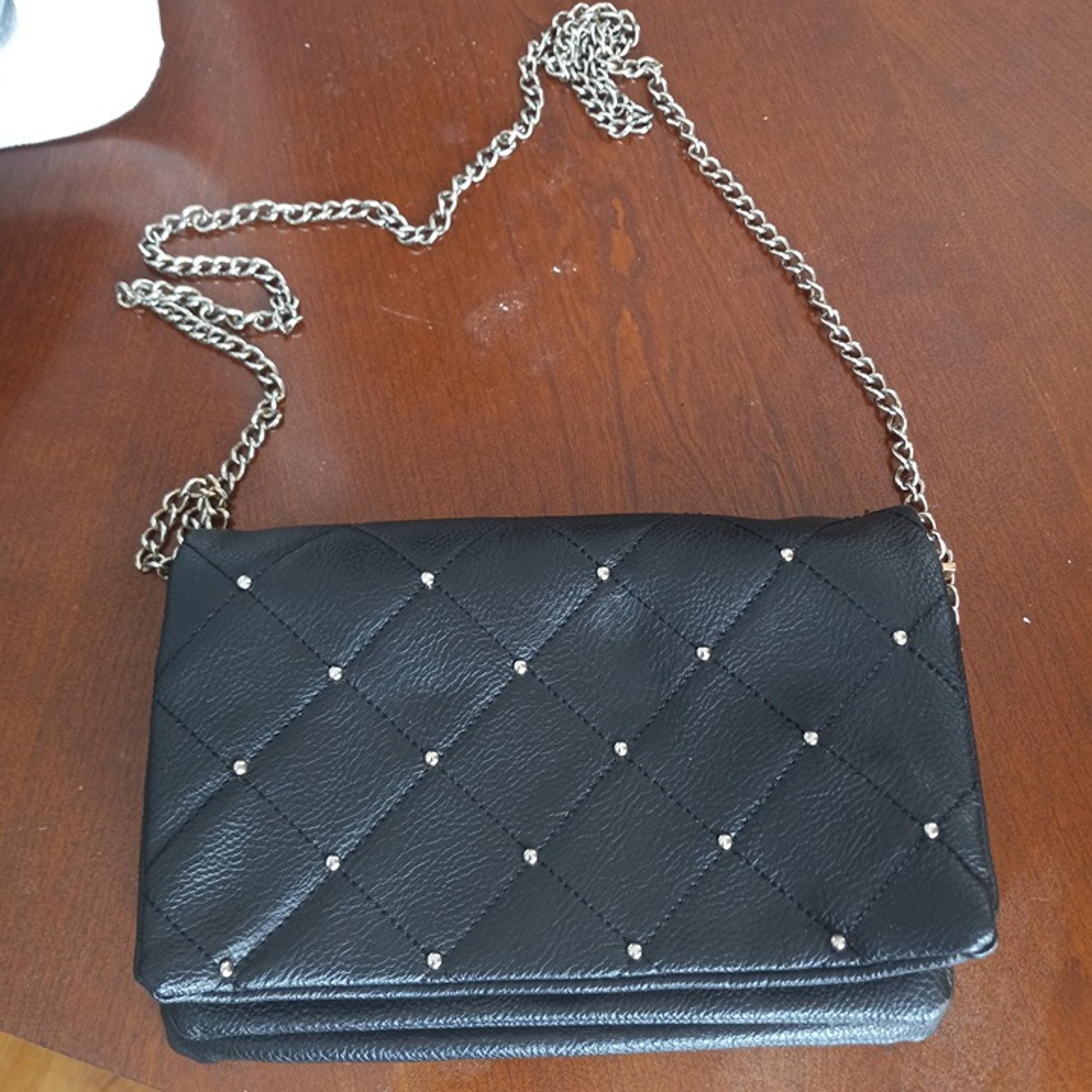 Charlotte Russe crossbody shoulder bag with chain