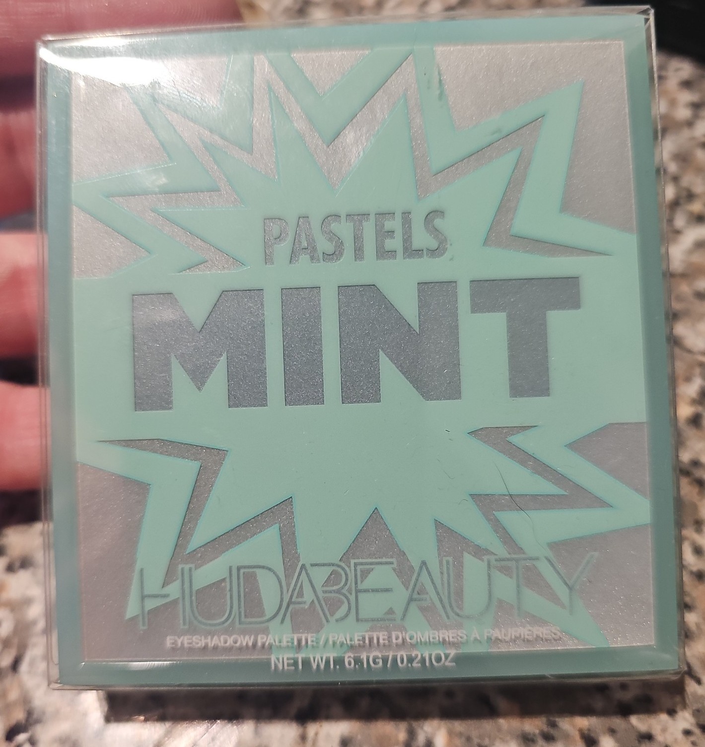 RARE Huda Beauty Mint Pastels Eyeshadow Palette NWT