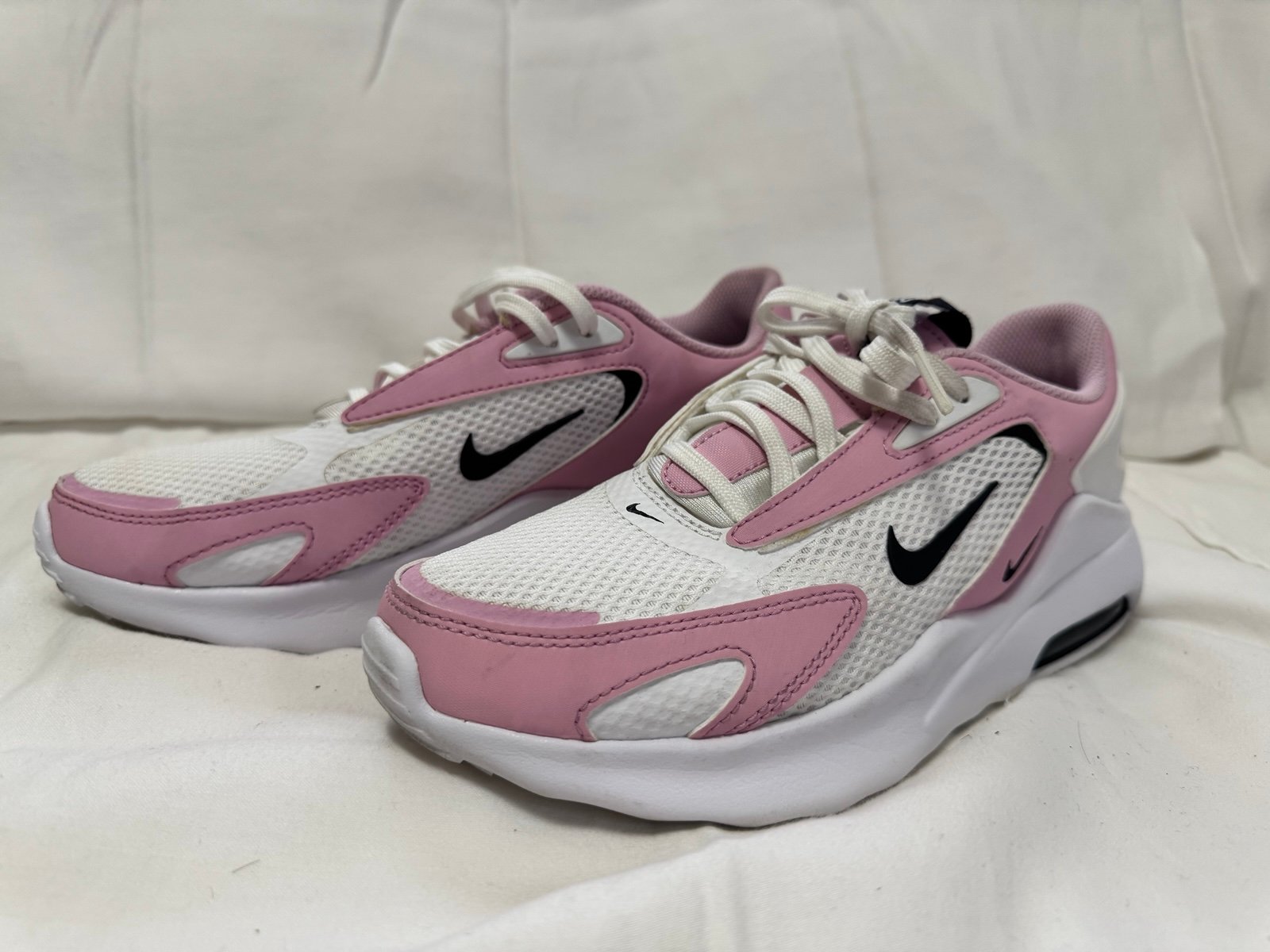 Pink women's Nike air sneakers