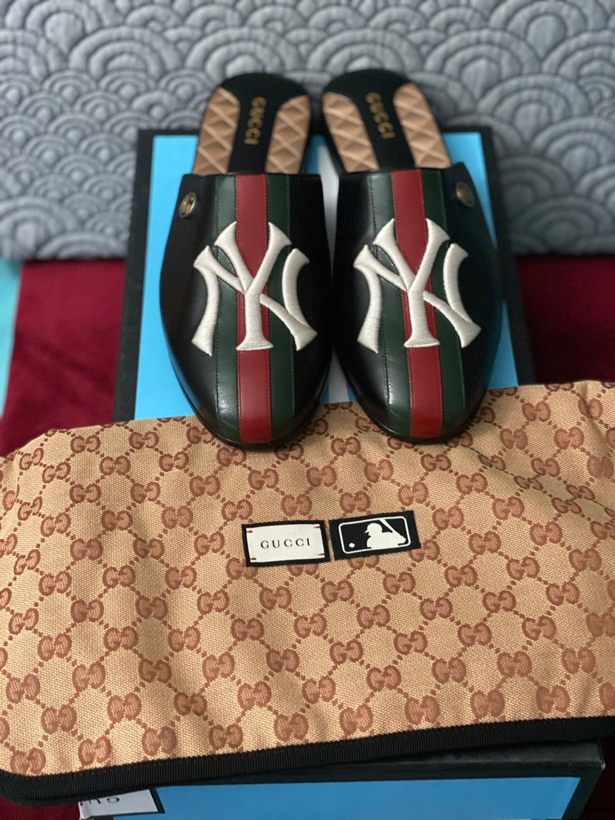 Gucci MLB NY Yankees Mens Slippers Size 8