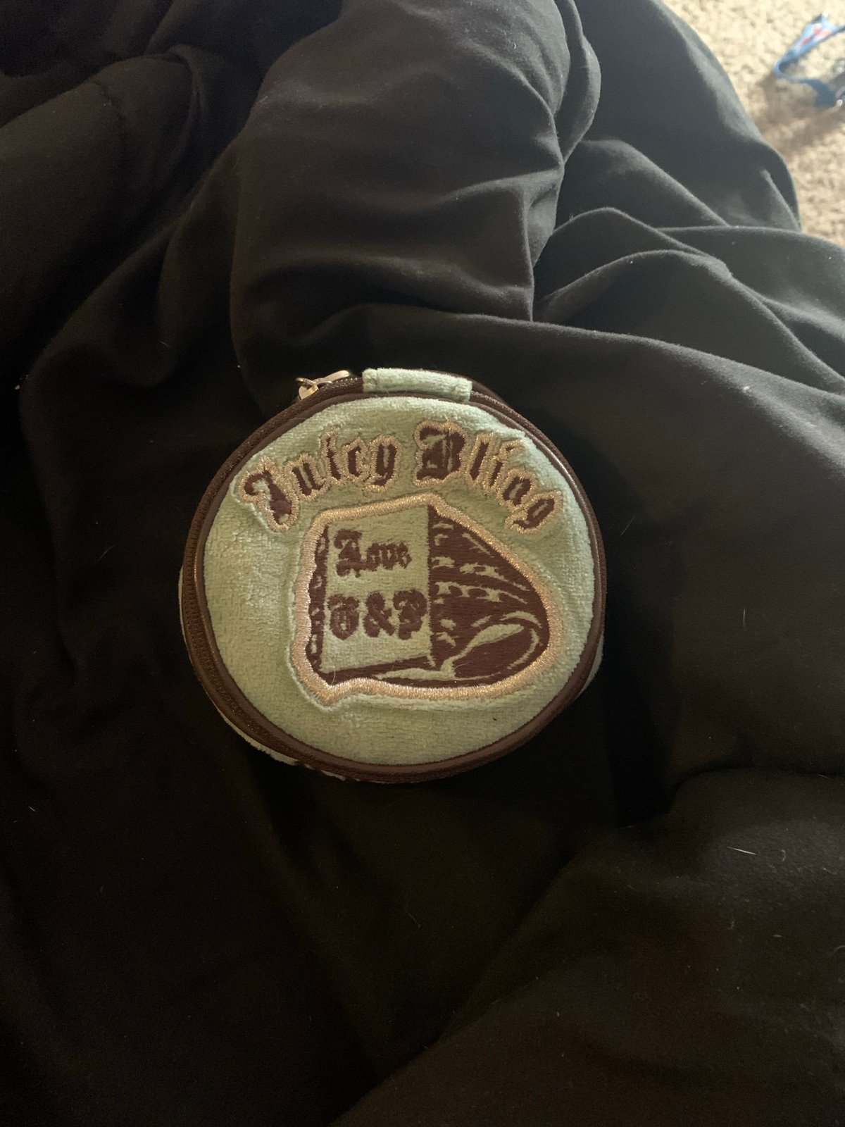 Y2K Juicy Couture ROUND TRAVEL BAG CASE PLUSH TERRY VELOUR JEWELRY