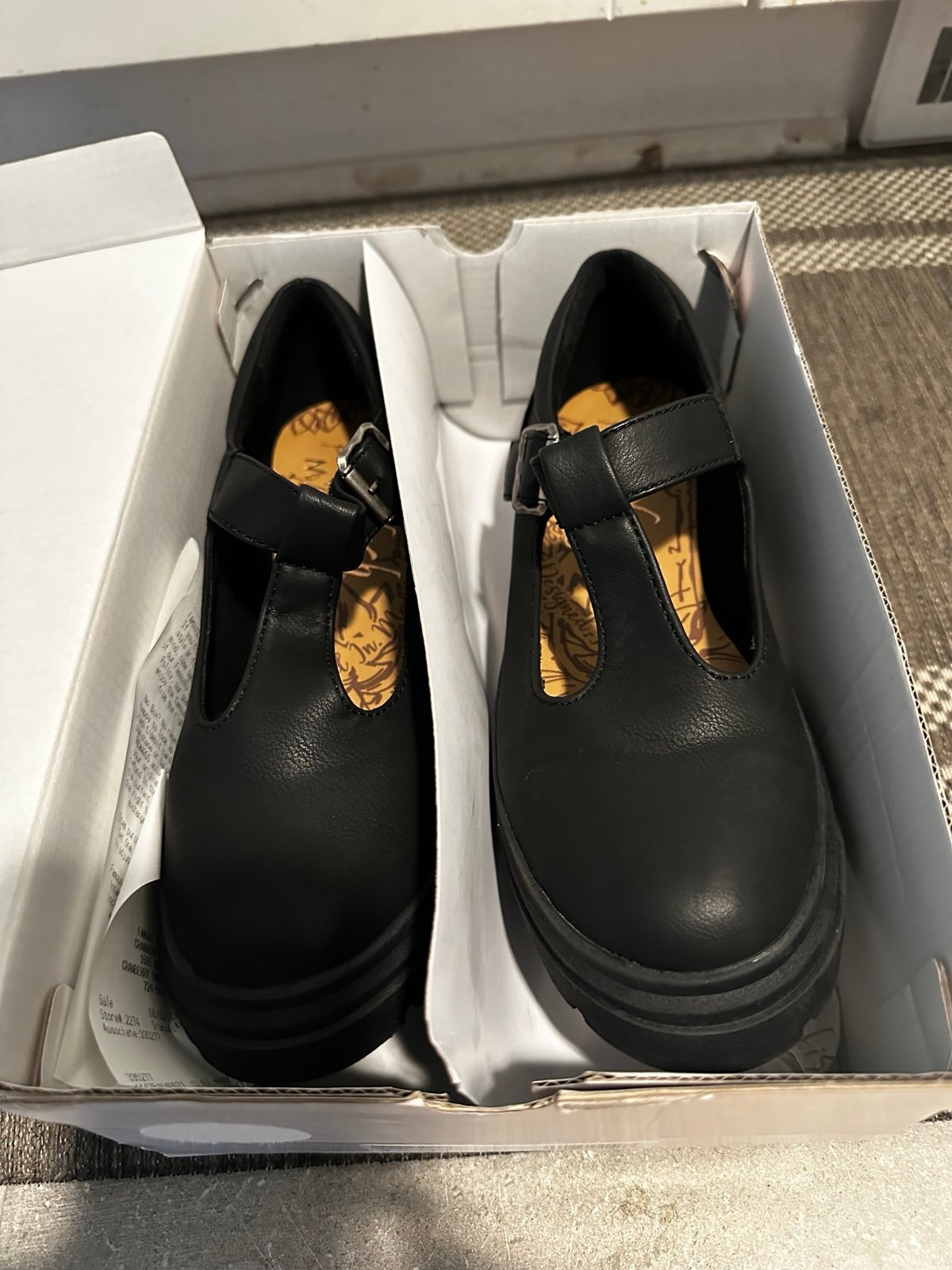 Girls Blowfish size 4(big kid)