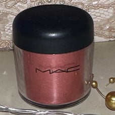 MAC loose pigment shadow