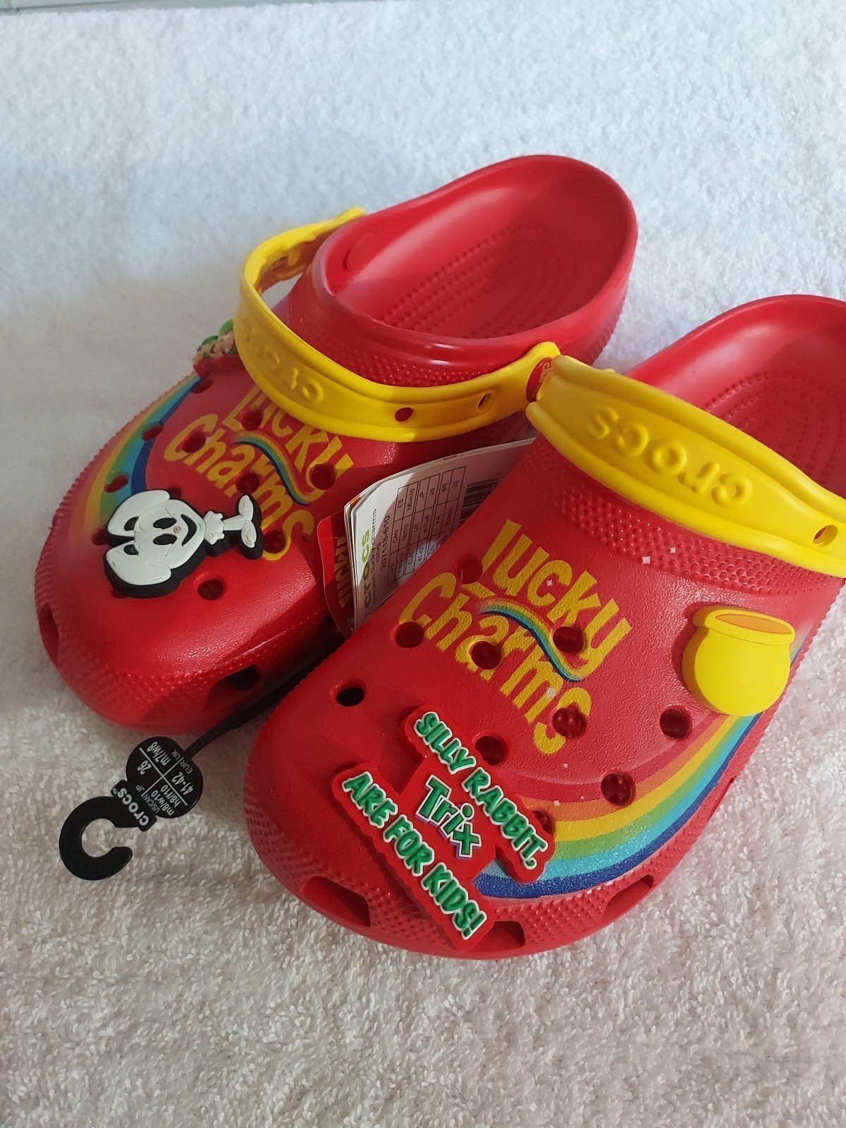 NWT LUCKY CHARMS SIZE 8 RED CROCS
