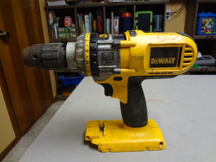 DEWALT CORDLESS TOOL HAMMER DRILL 36V DC900 (PARTS ONLY) (NON-WORKING)