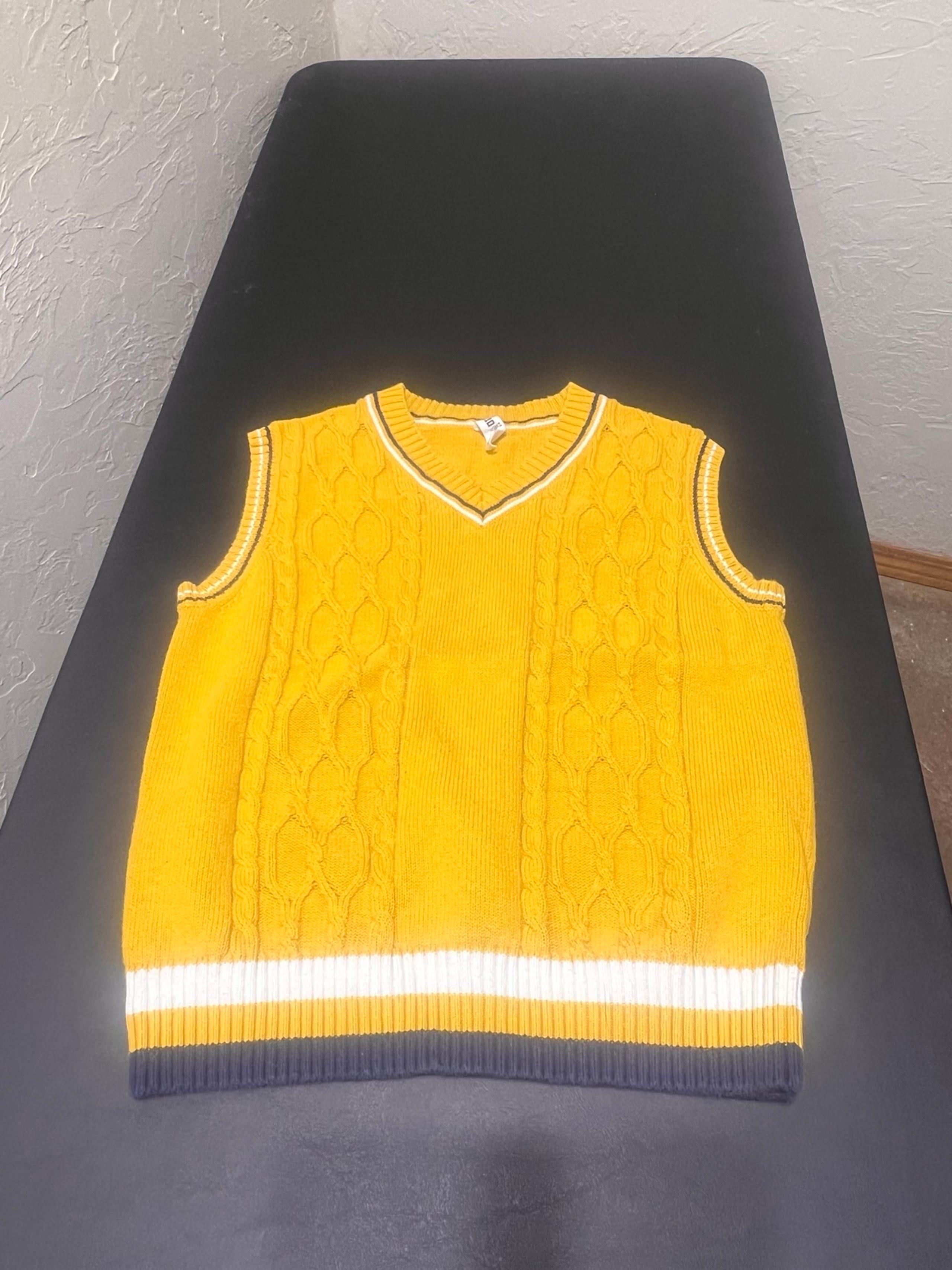 Kid Nation yellow cable knit sweater vest Boys M (7/8)