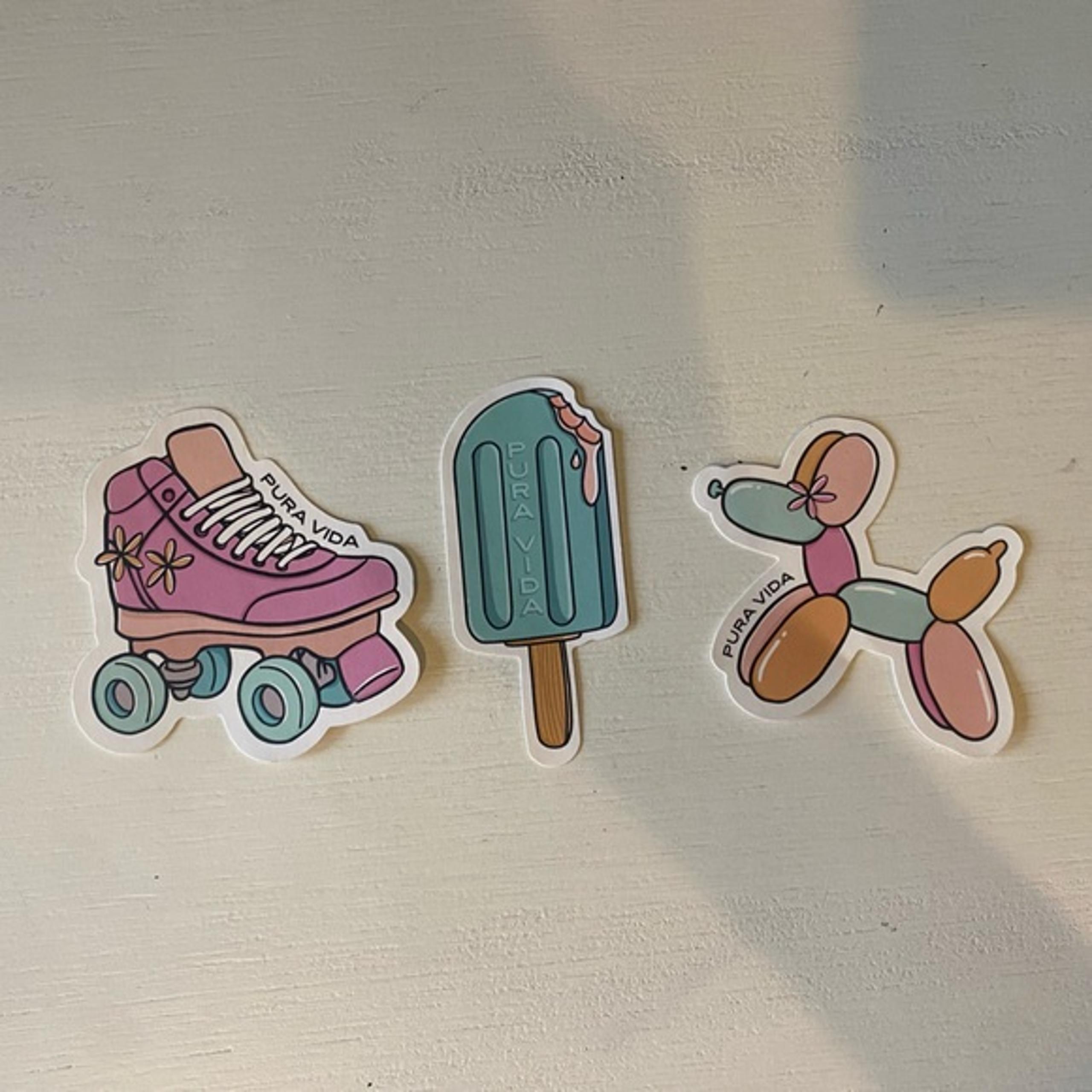 Pura Vida Sticker Set Dog, Popsicle, Rollerskate in Pastel Colors