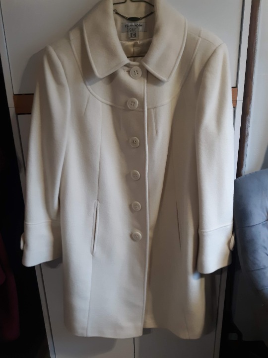 Like New! Preston and York White Wool Coat Size 12 Petite