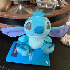 Hong Kong Disney Resort Lilo and Stitch Shoulder Magnetic