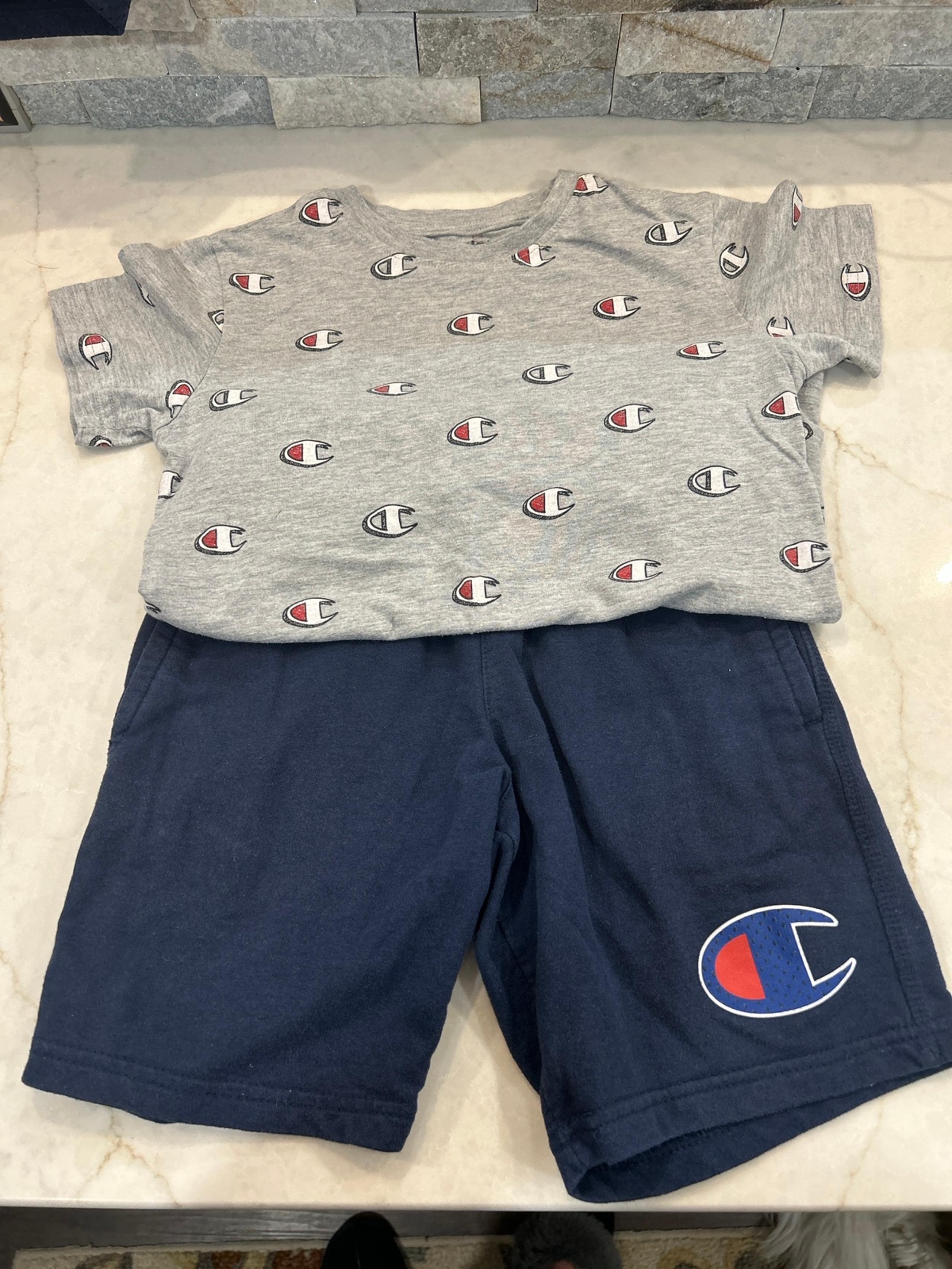 Champion Boys outfit size small