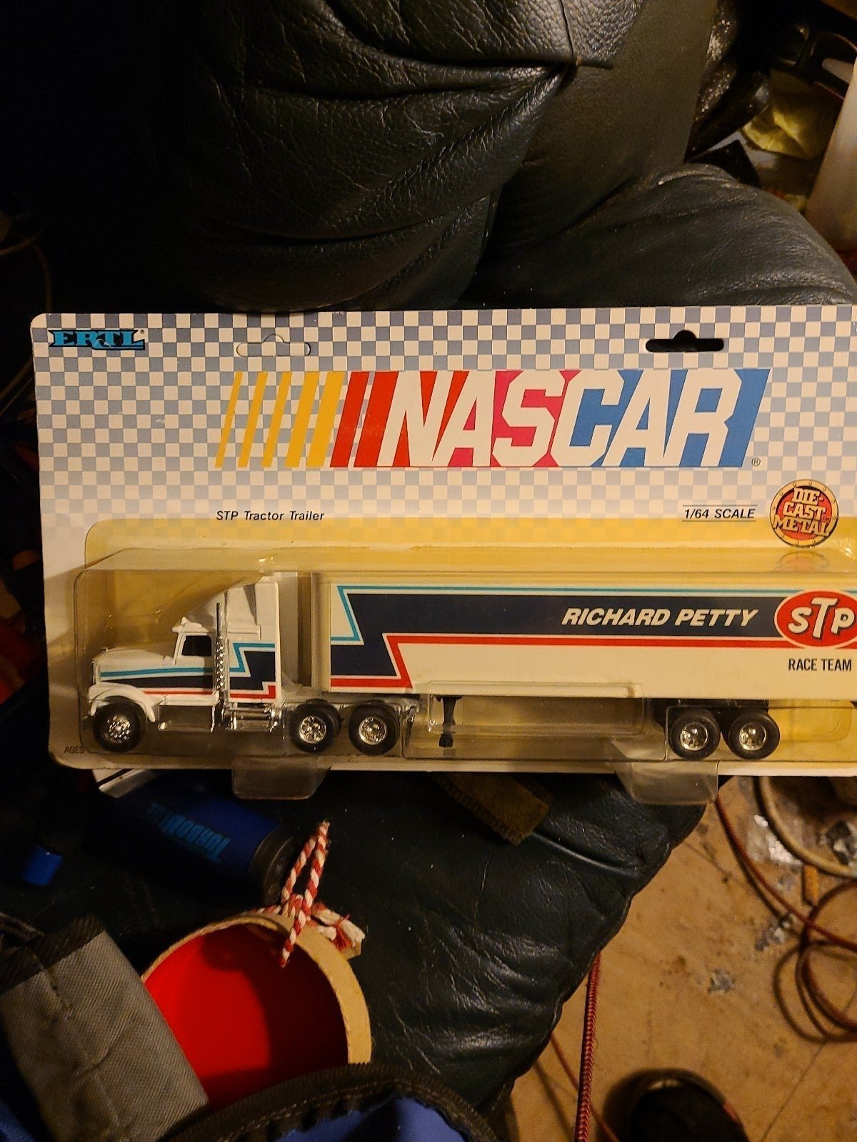 1990 Ertl vintage nascar die-cast 1:64 richard petty truck and trailer