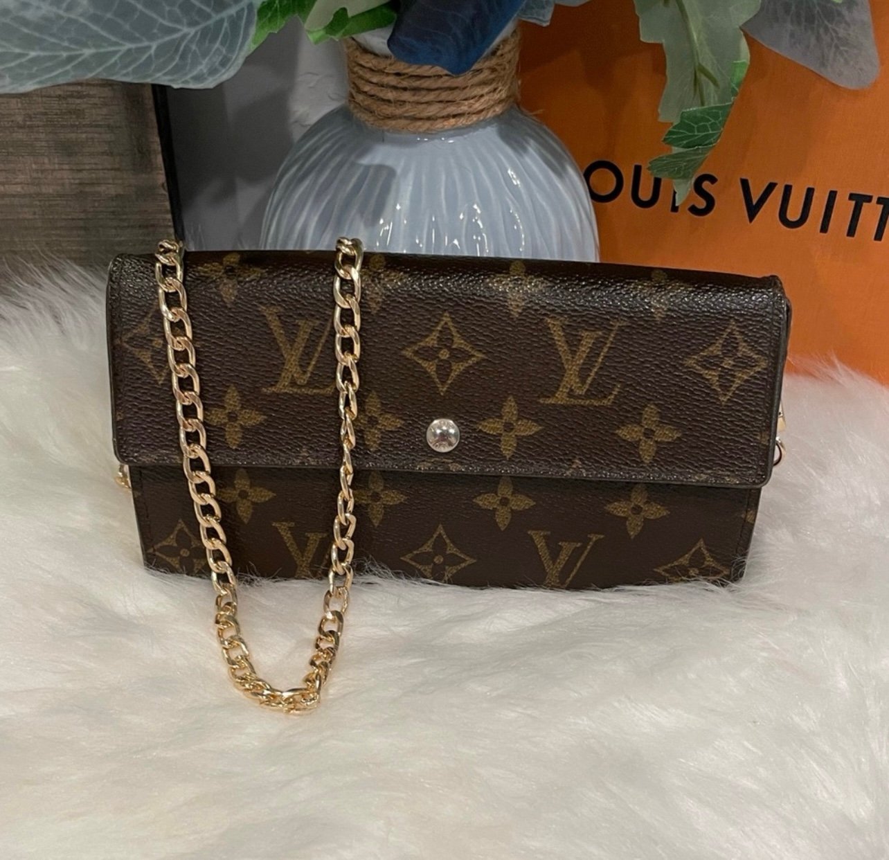 Authentic Louis Vuitton Sarah Wallet