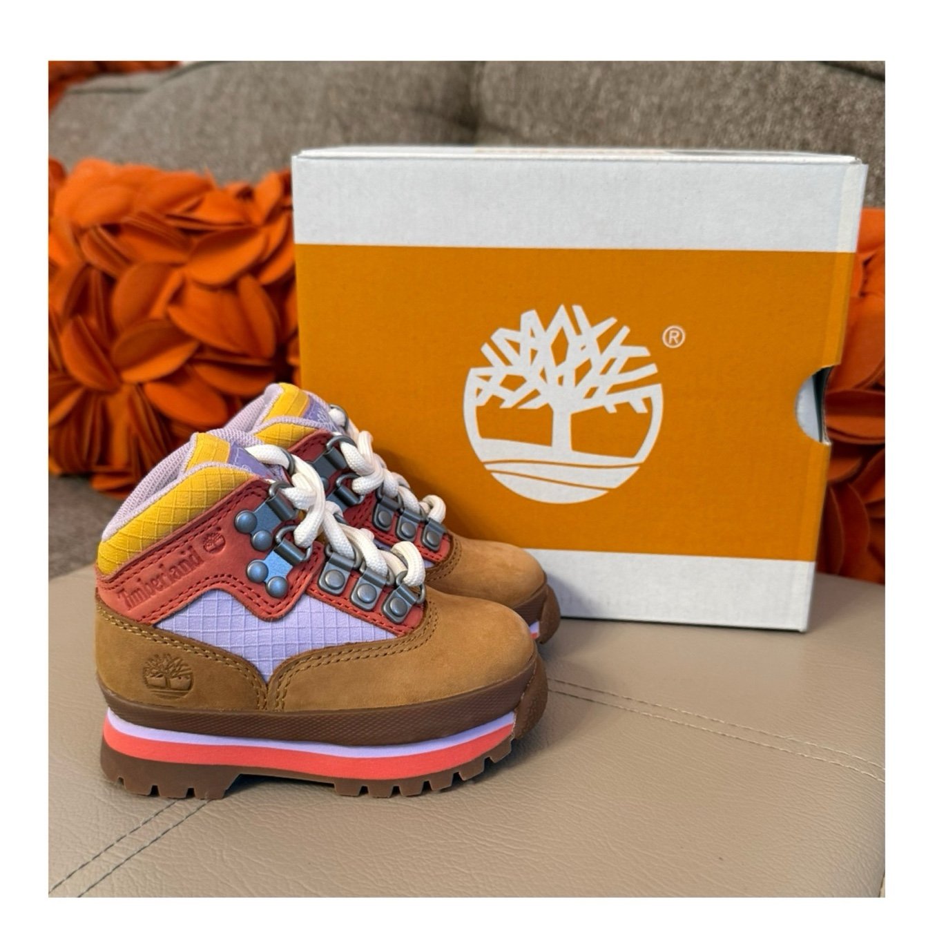 NWT Timberland Leather Euro Hiker Mid Lace Up Boots