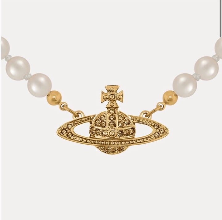 Vivienne Westwood Man. Mini Bas Relief Pearl Necklace Gold Choker