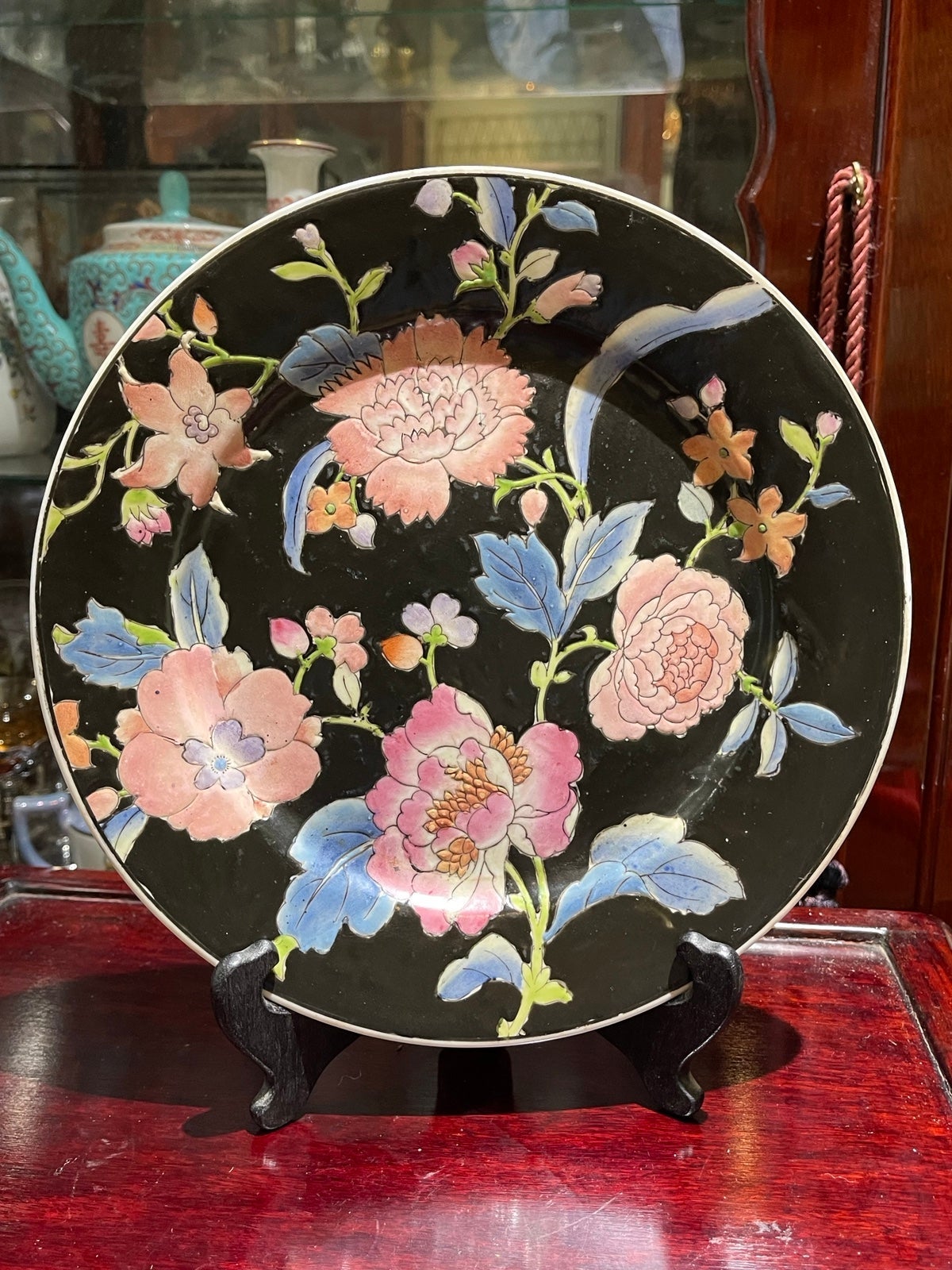 Signed Chinese hand painted famille rose porcelain plate