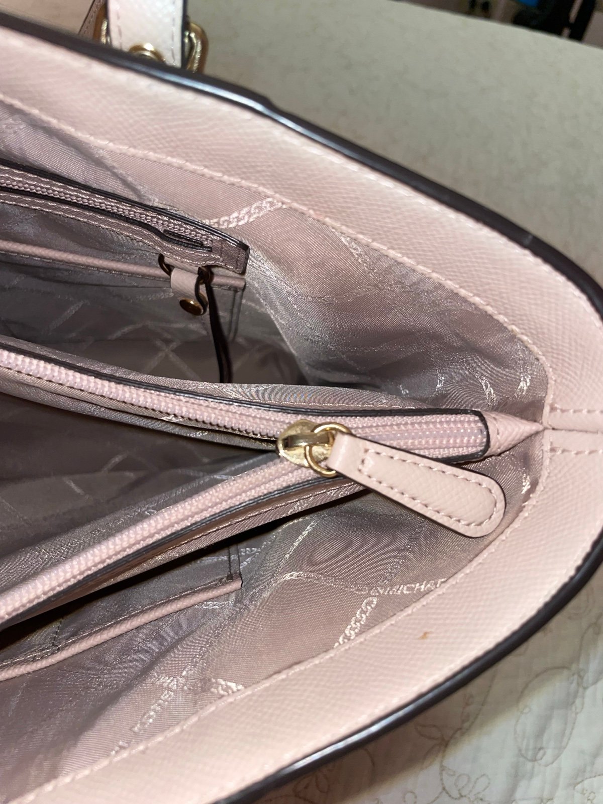 michael kors voyager soft pink