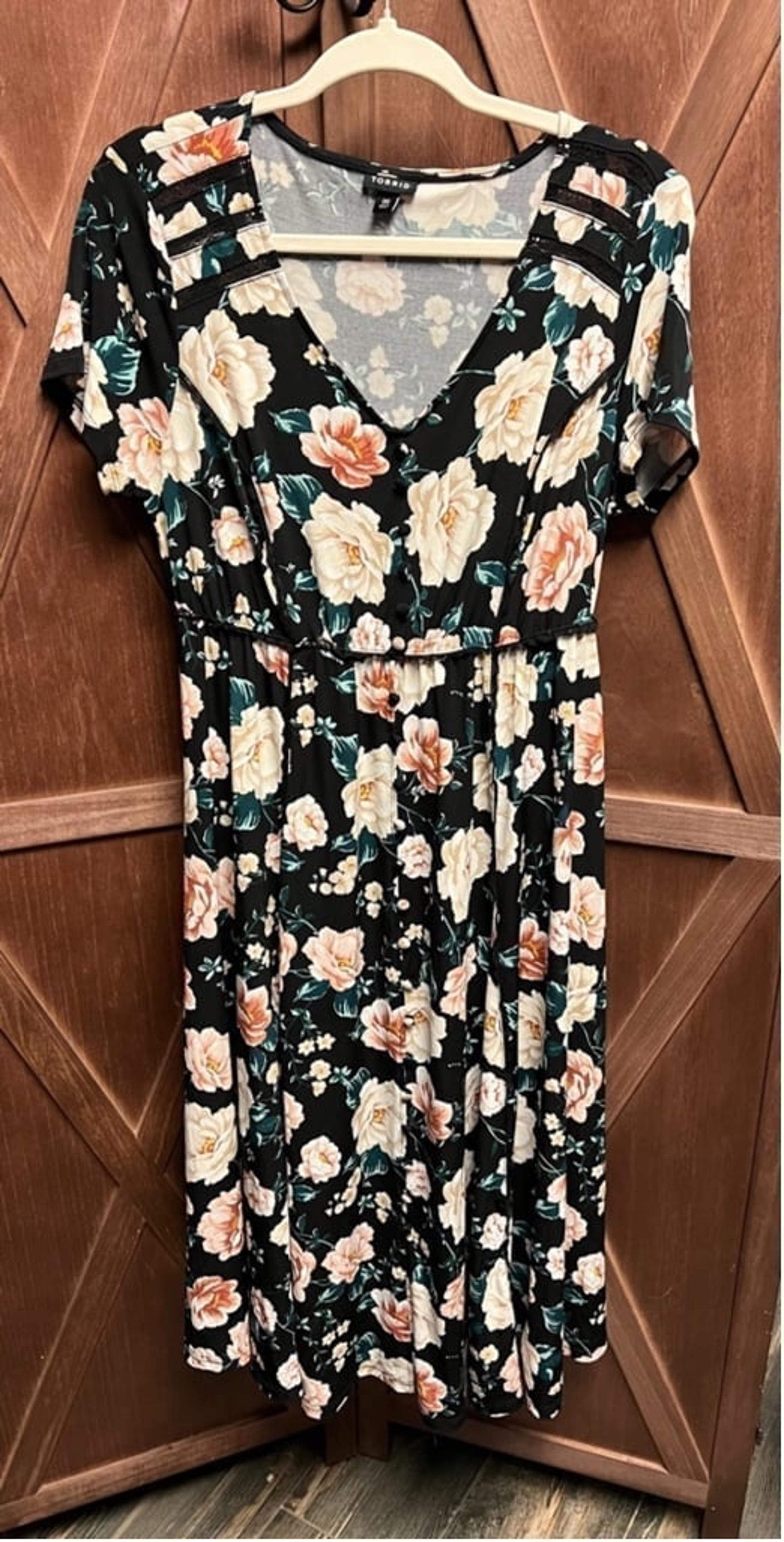 Women's Torrid Dress, Size 00 (US 10) Black Floral