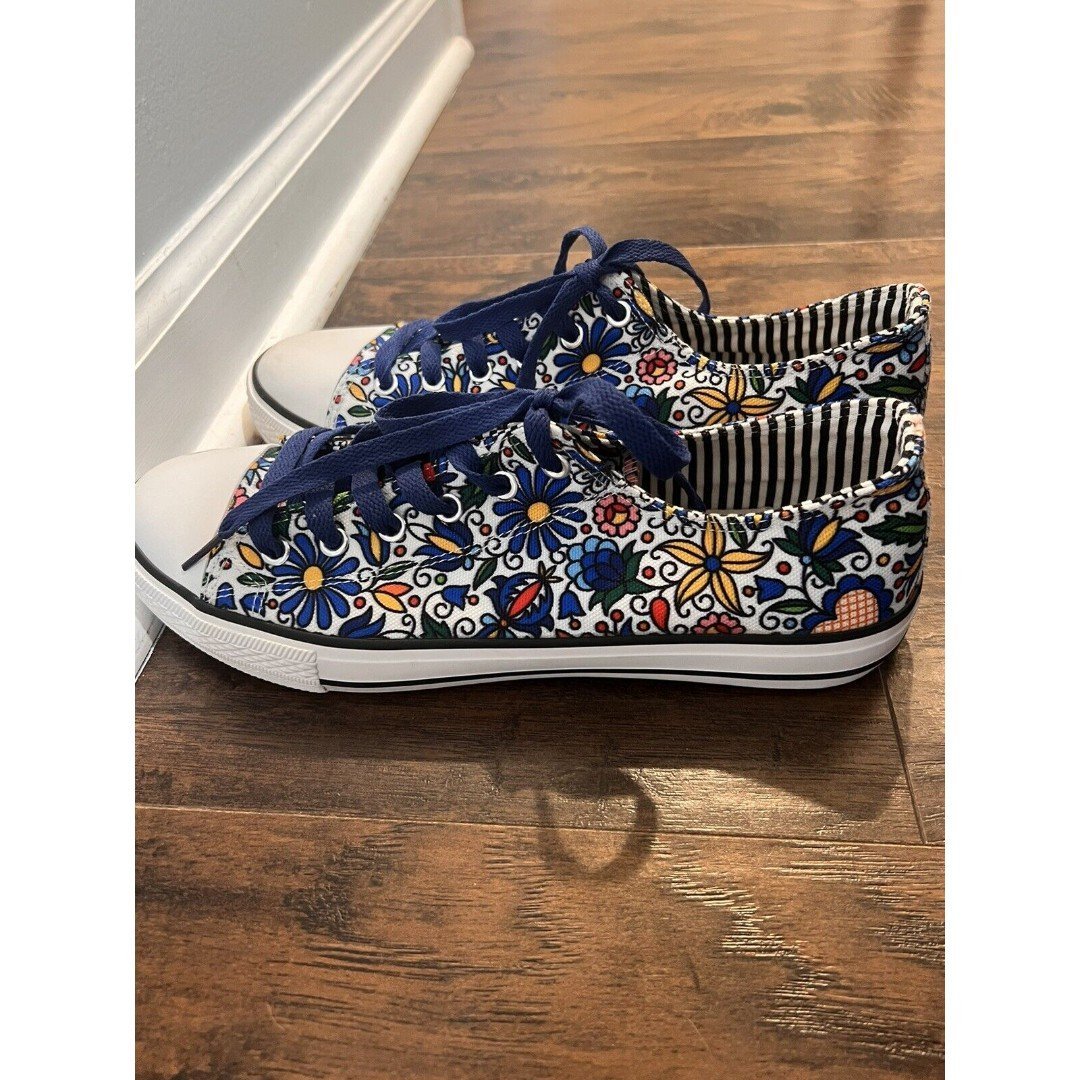 Folk Star Women’s 42 Canvas Sneakers NEW All Star Style Floral Pattern