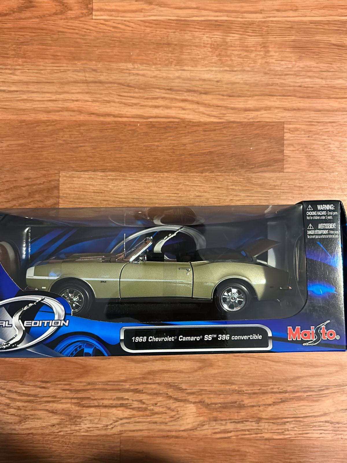 Maisto 1968 Chevrolet Camaro SS 396 Convertible Blue 1:18