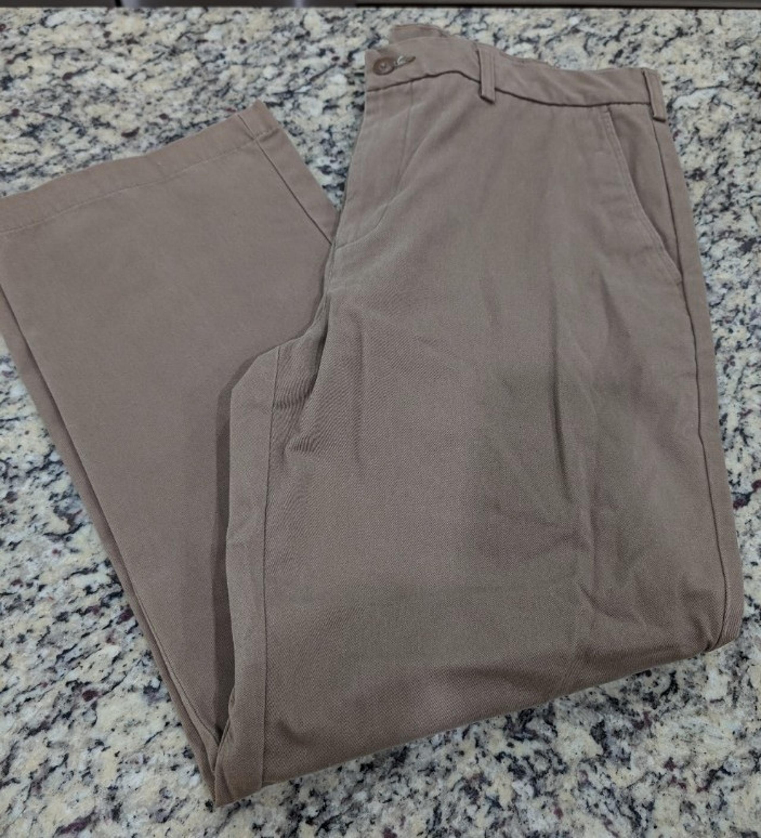 Men's Croft & Barrow Classic Fit Khaki Pants Size 36/30