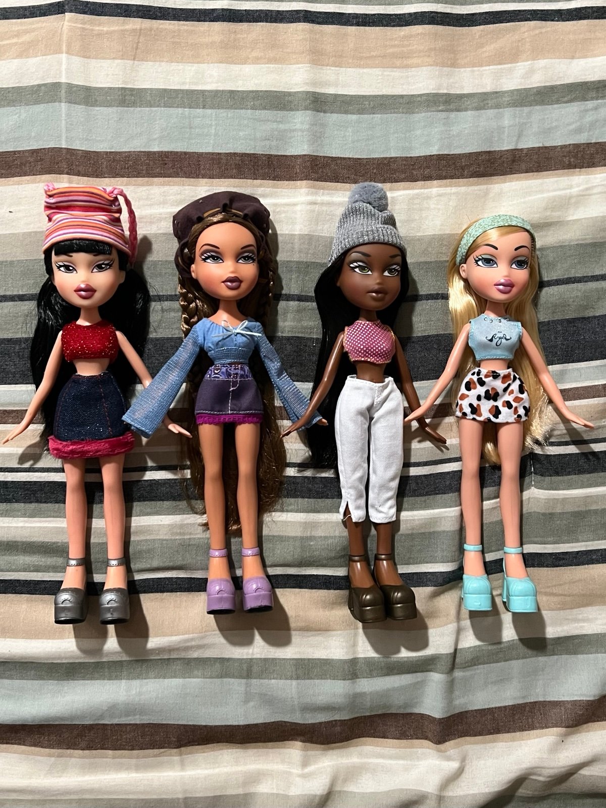 Bratz 20 Yearz First Edition Bratz Doll Bundle