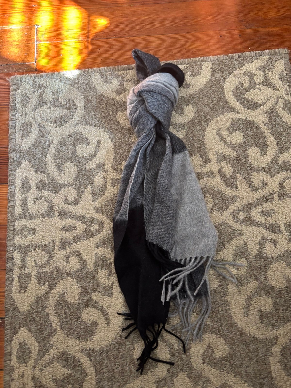 100% Cashmere Joseph Abboud Scarf