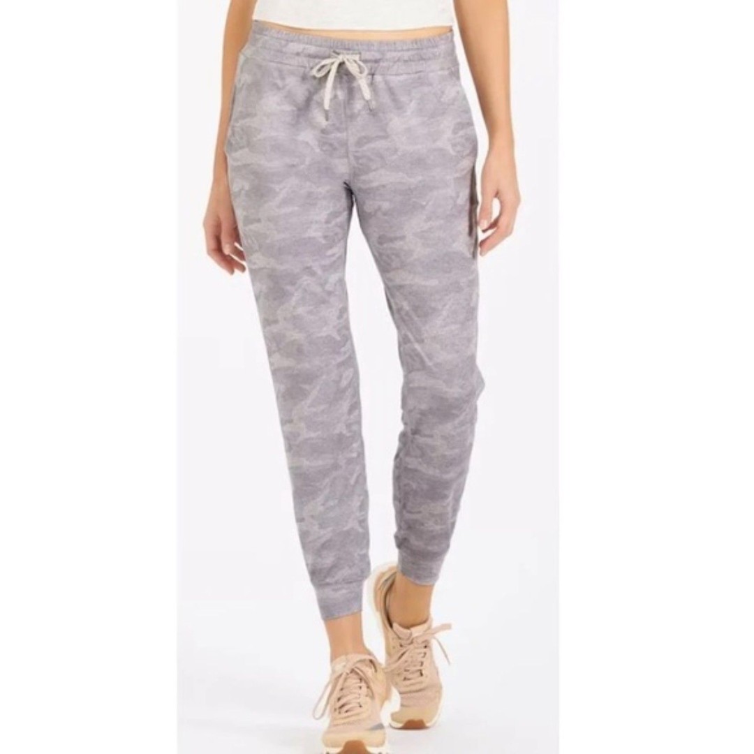 Vuori Performance Jogger, Gray Camo, Size M