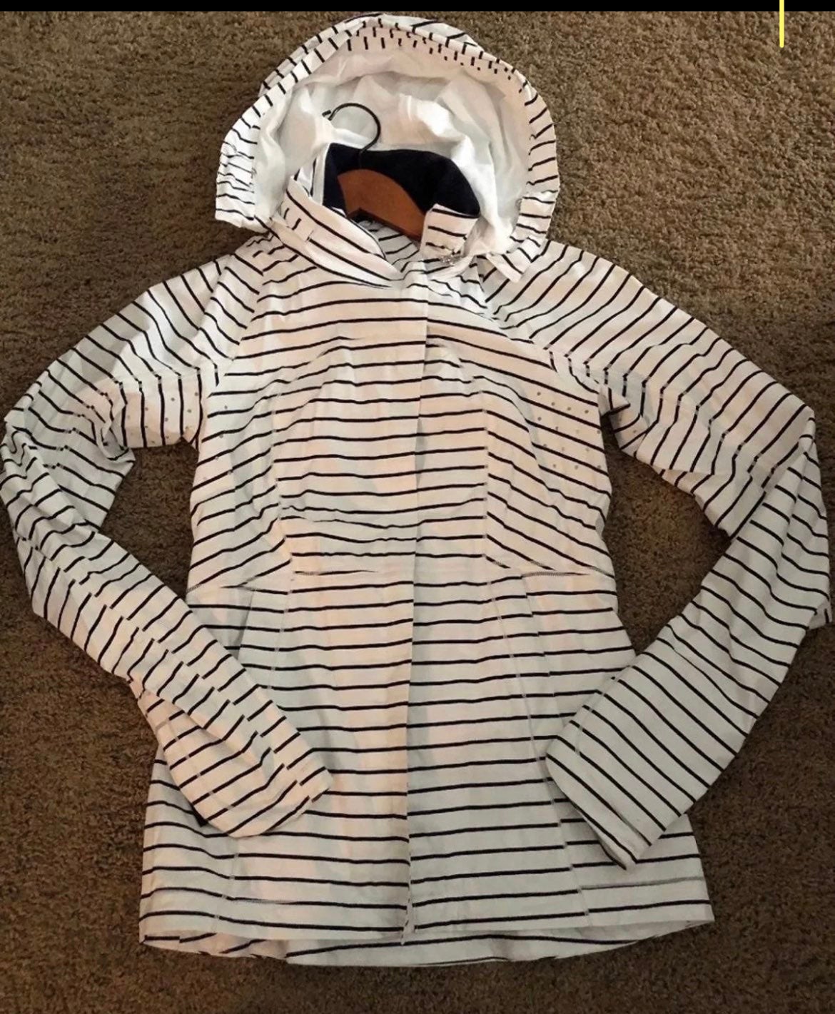 RARE Lululemon Rain Jacket Size 4
