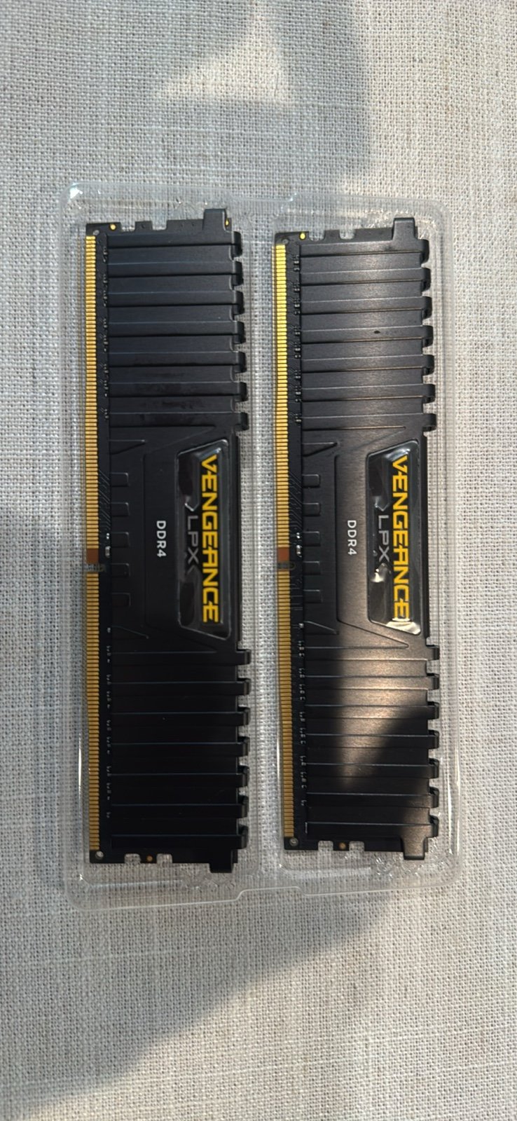 Corsair CMK8GX4M2B3200C16 Vengeance LPX 8 GB (2 x 4 GB) DDR4 3200 MHz C16