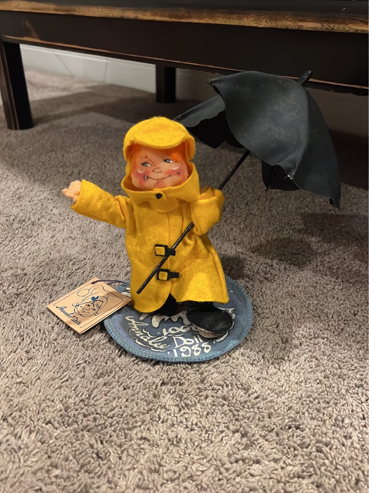 1988 7 inch raincoat logo Annalee