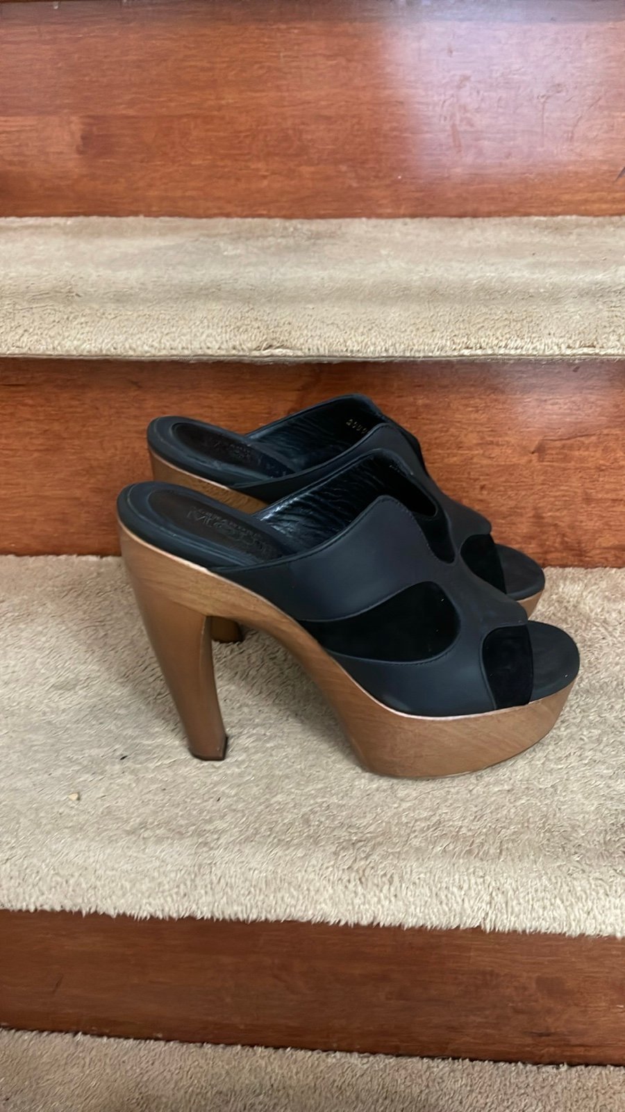 Authentic Alexander Mqueen heels size 38/ 7.5